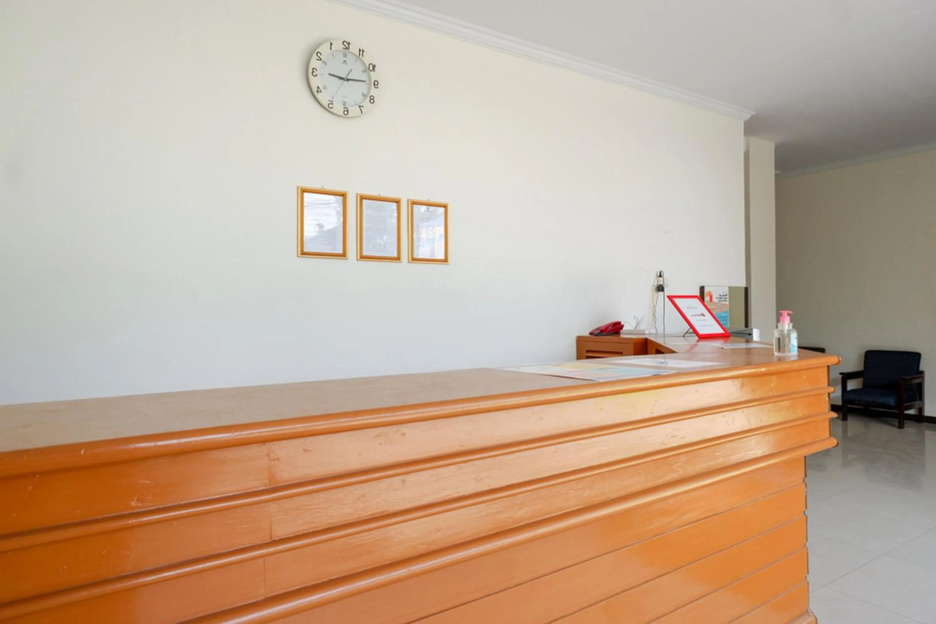 Lobby or reception in RedDoorz @ Jalan Wonosari KM.9