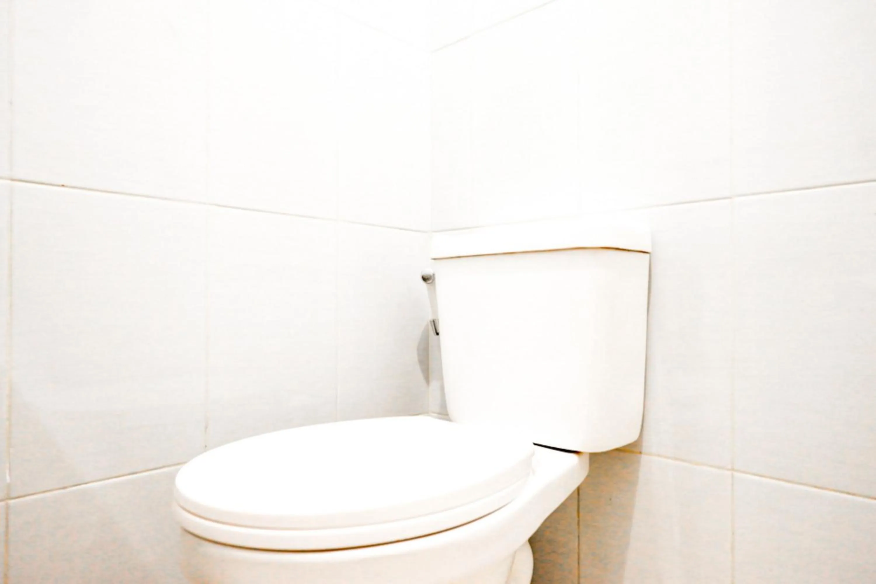 Bathroom in RedDoorz @ Jalan Wonosari KM.9