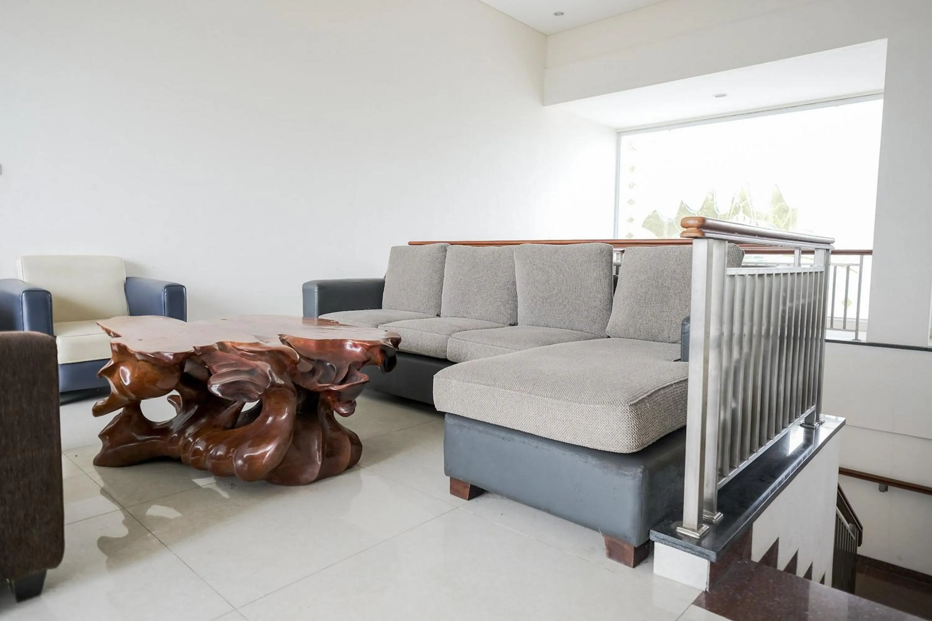 Seating area in RedDoorz at Hotel Negeri Baru Kalianda Lampung