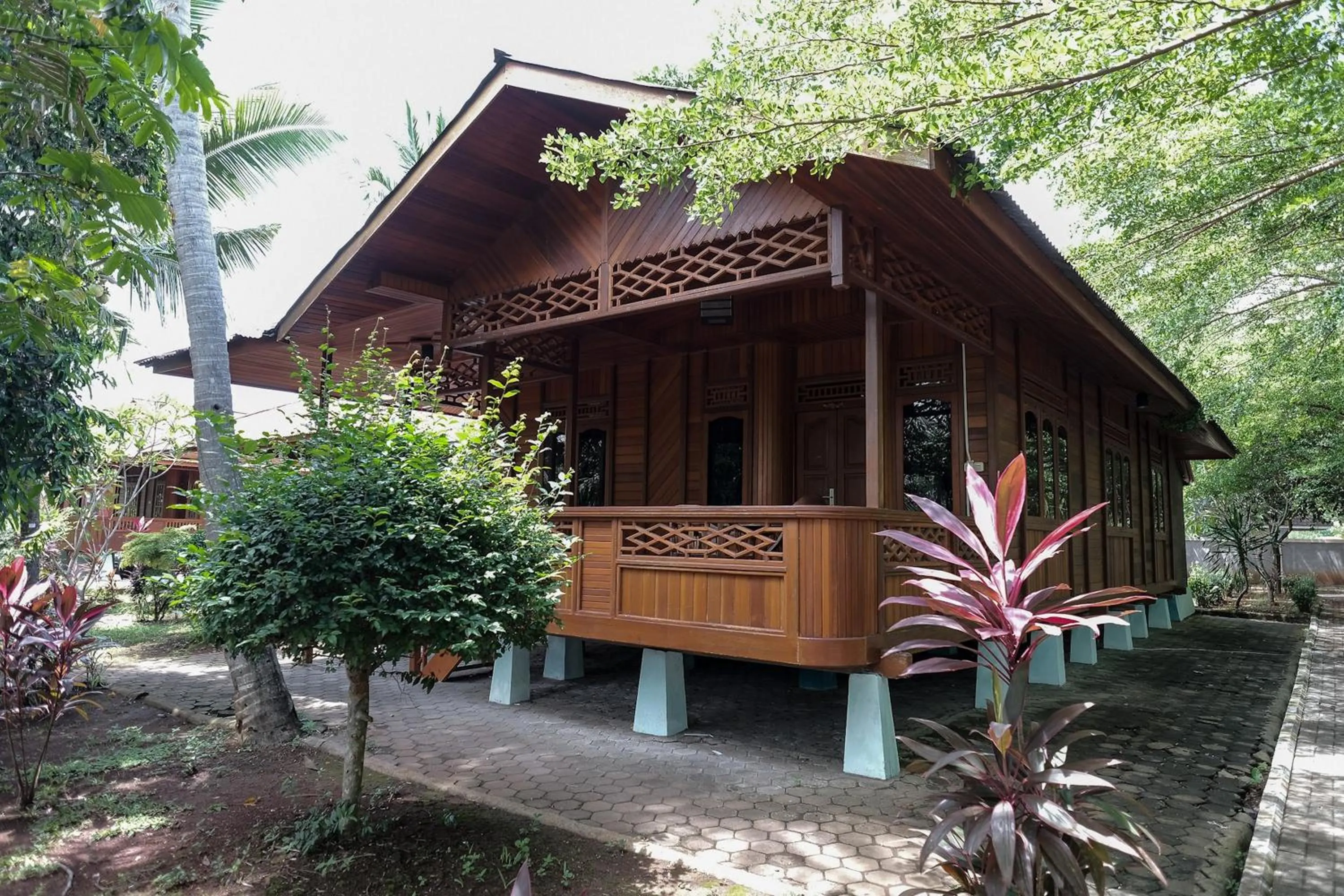 Property building in RedDoorz at Hotel Negeri Baru Kalianda Lampung