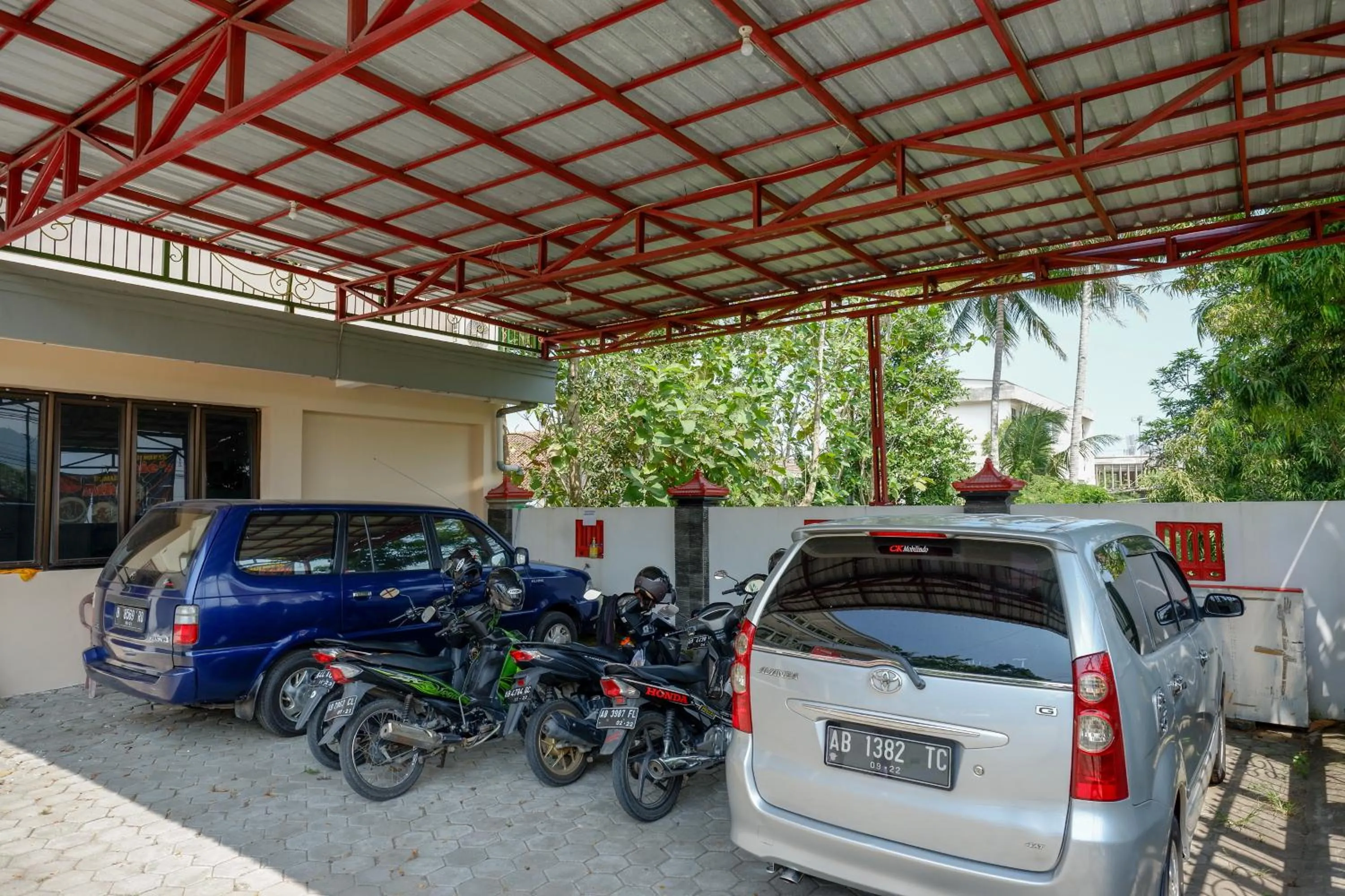 Parking in RedDoorz At Telaga Mulya Hotel Wates
