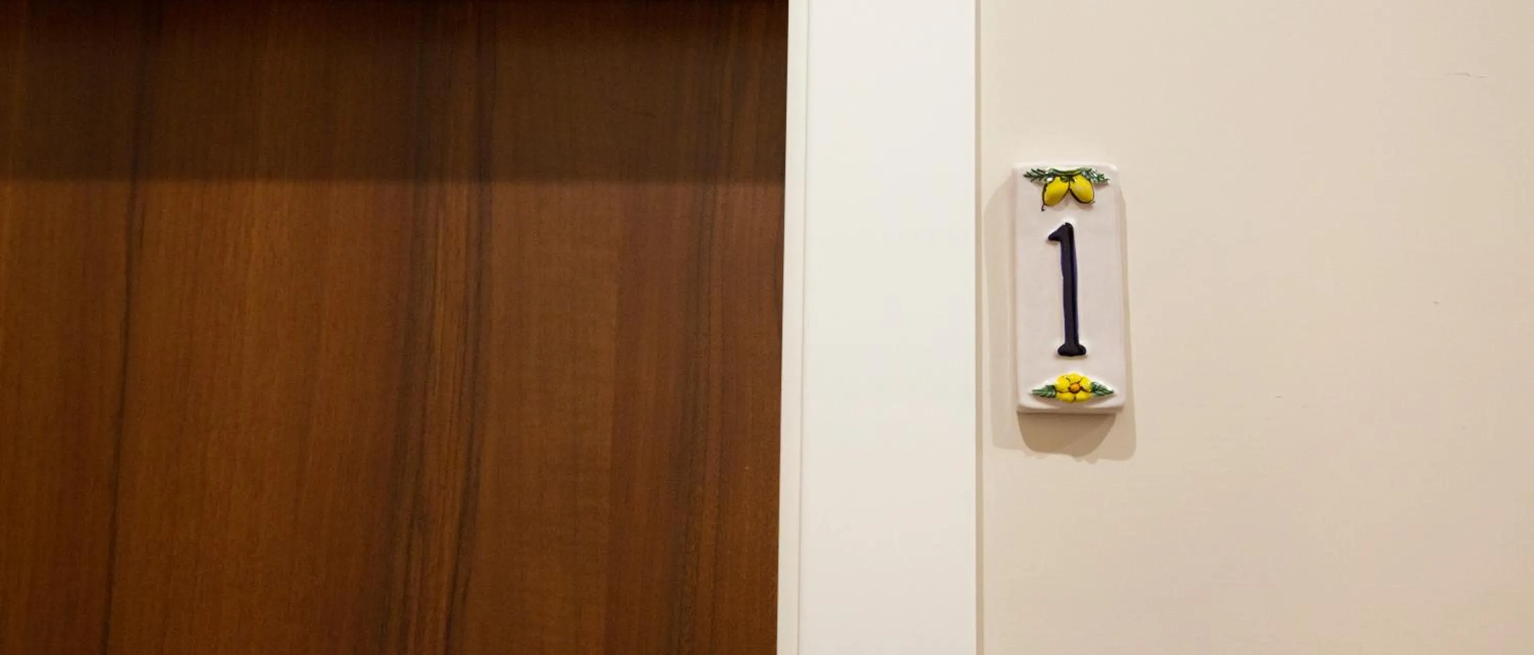 Decorative detail in Handmade Rest Room