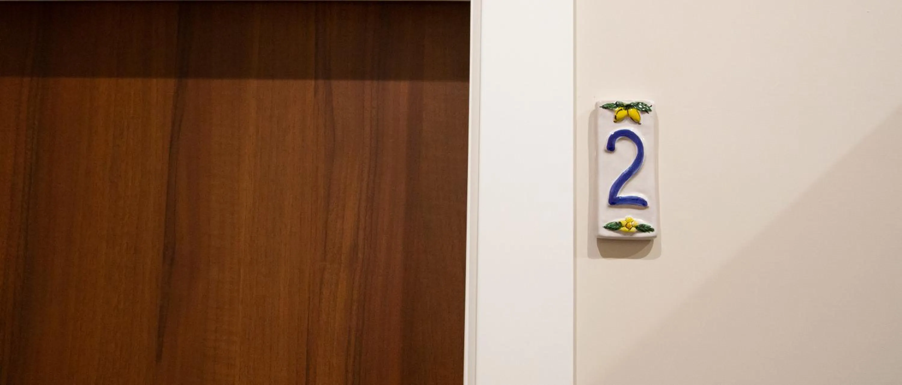 Decorative detail in Handmade Rest Room