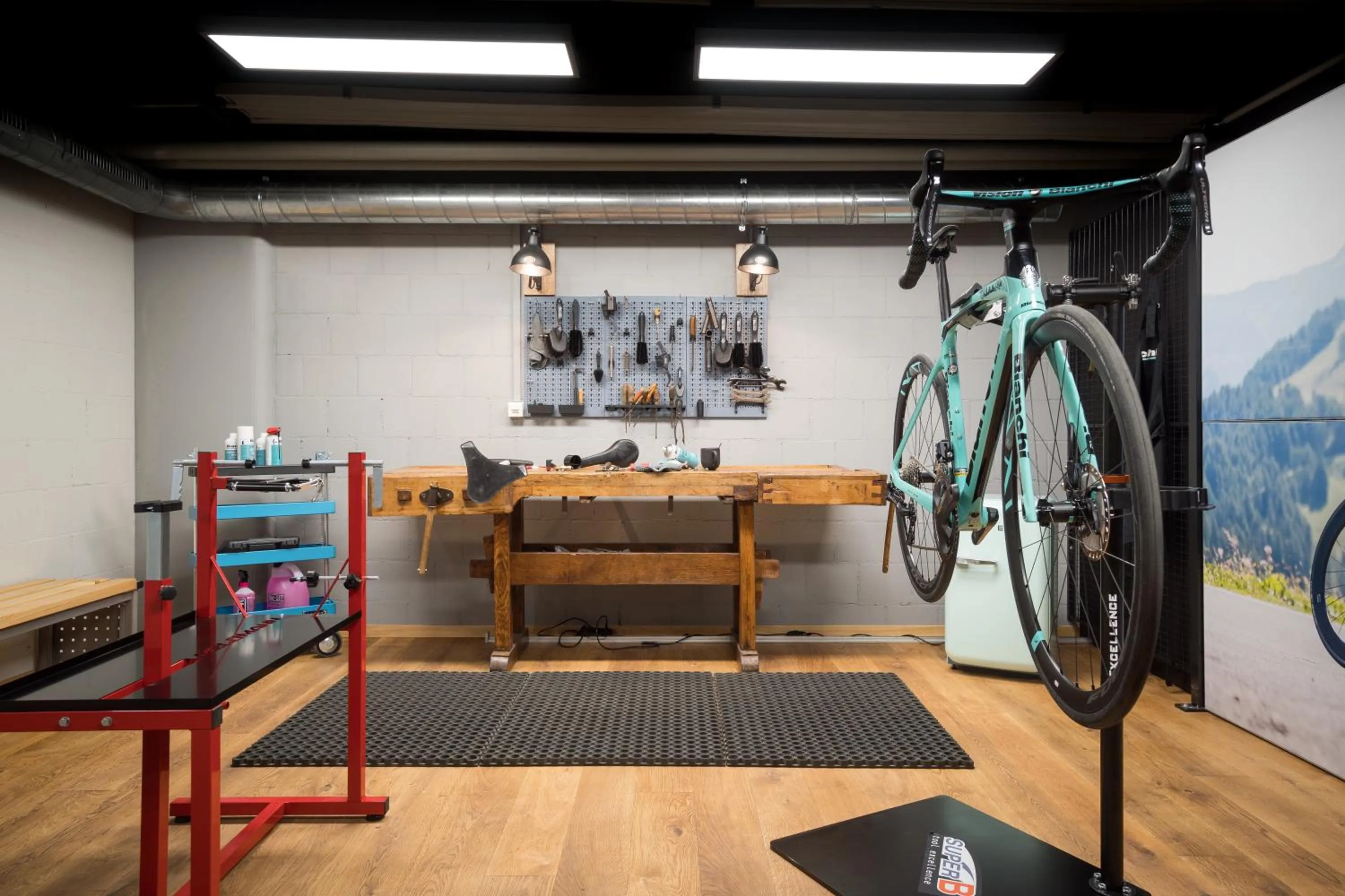 Cycling in Park Gstaad