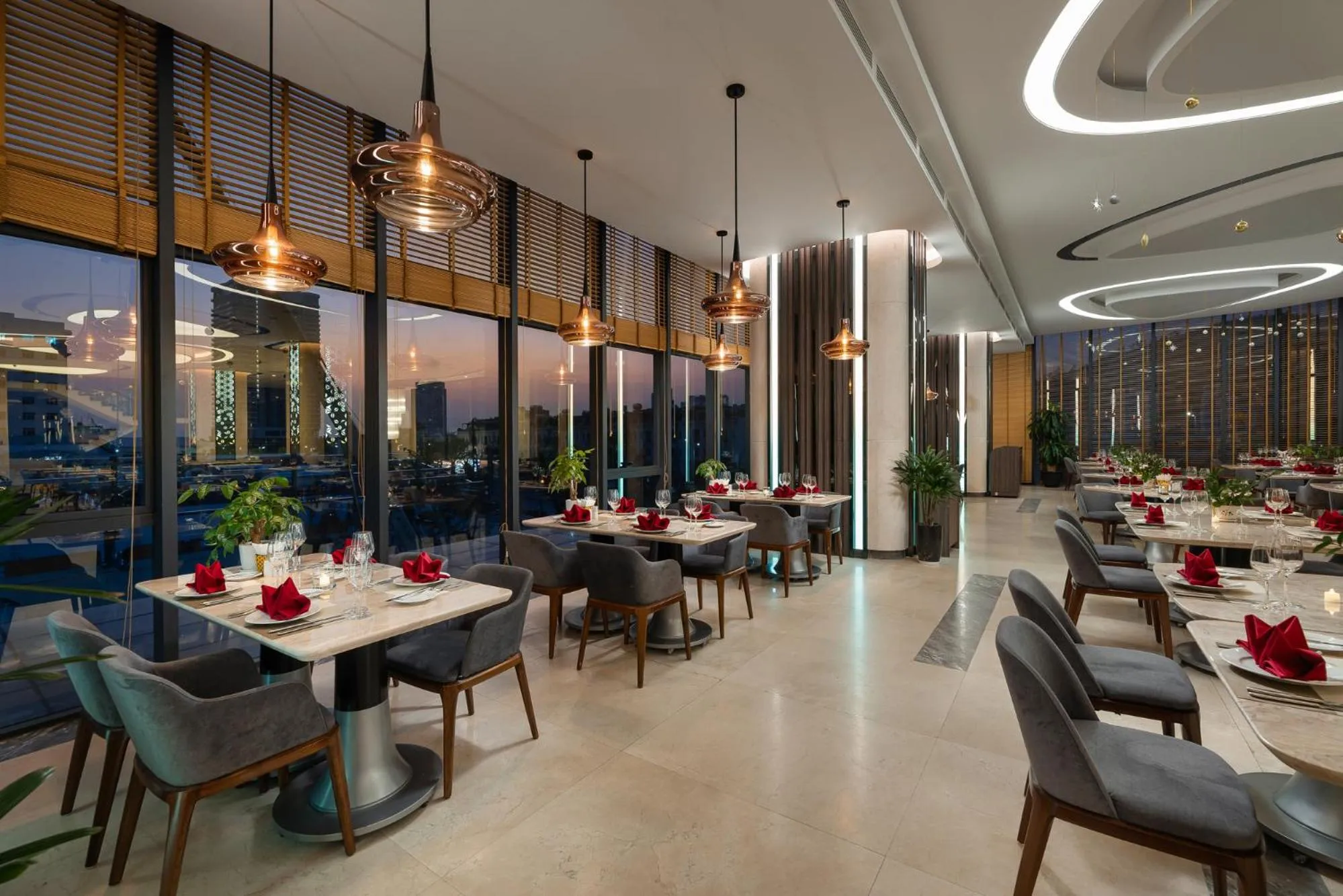 Restaurant/places to eat in DeLaSea Ha Long Hotel - Modern Bayview Escape