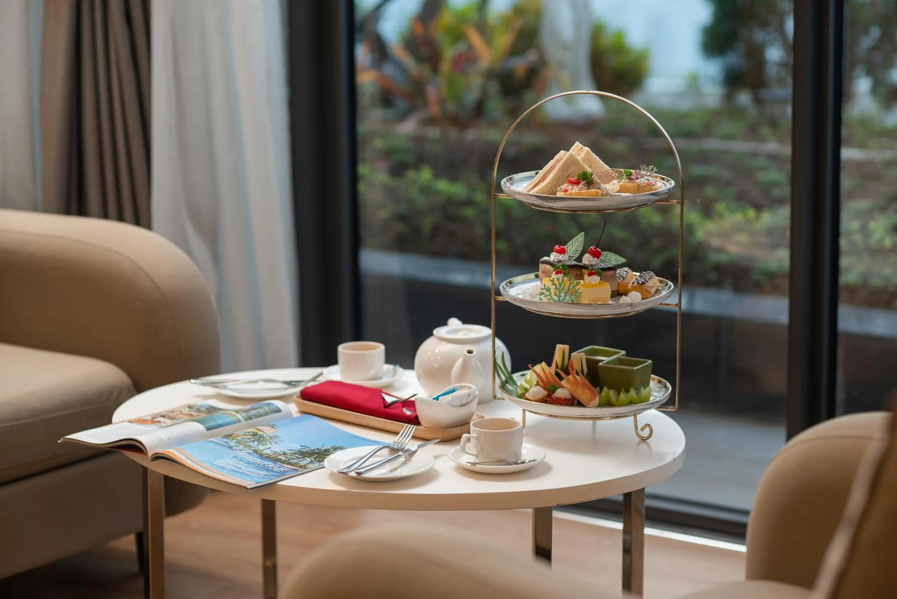 Food and drinks in DeLaSea Ha Long Hotel - Modern Bayview Escape