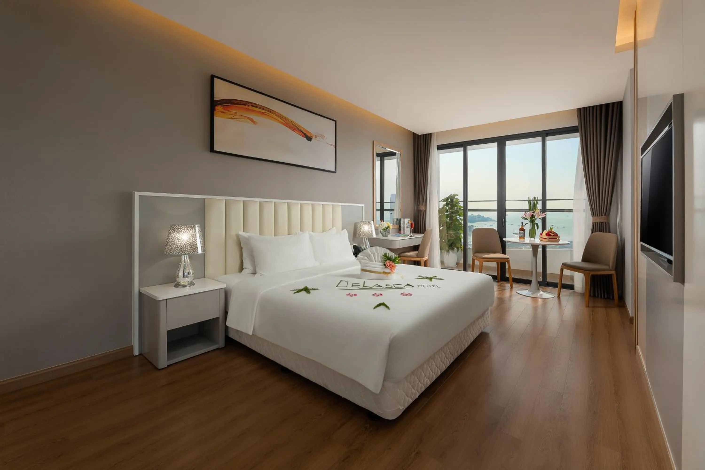 View (from property/room), Bed in DeLaSea Ha Long Hotel - Modern Bayview Escape