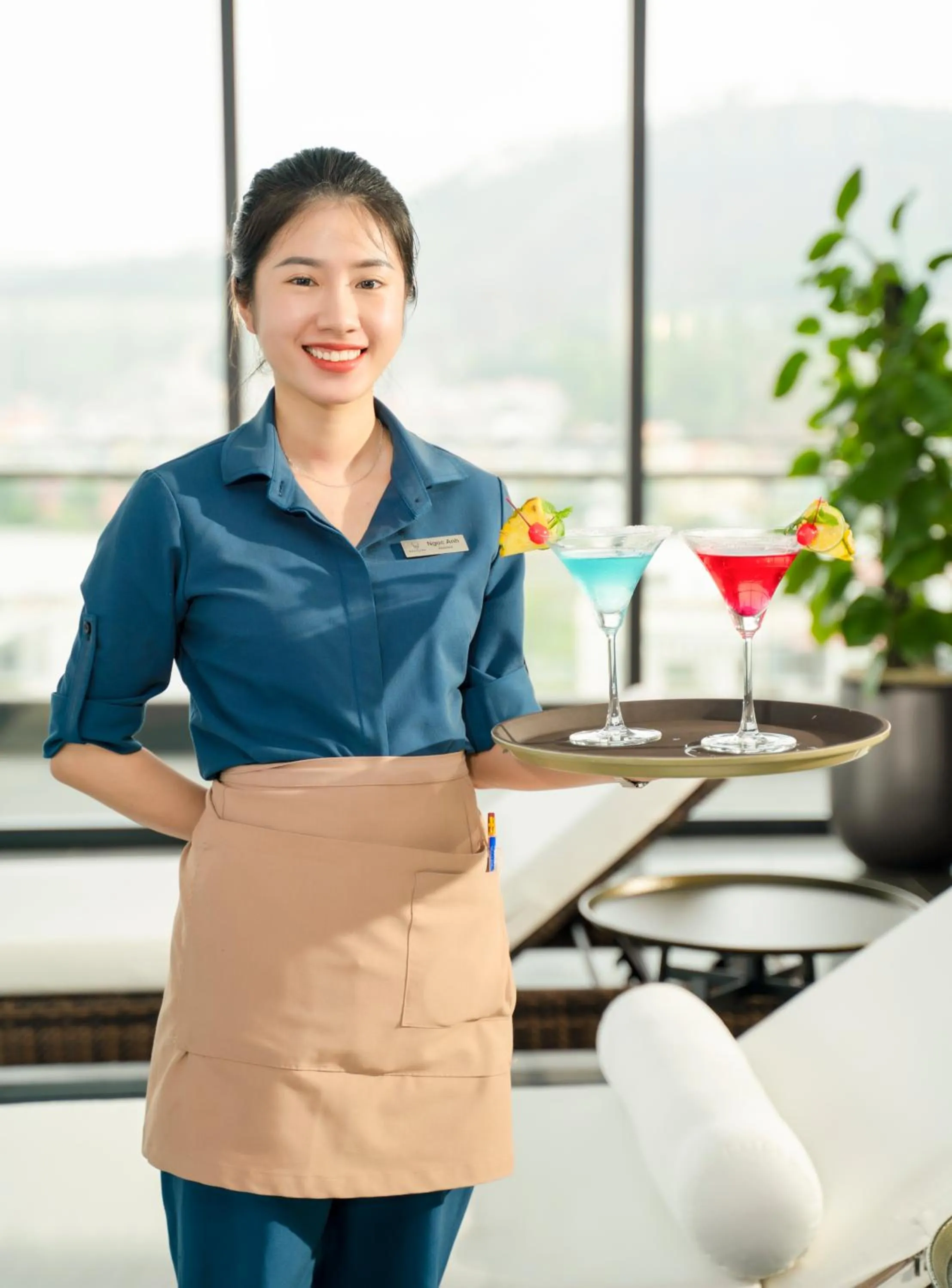 oven in DeLaSea Ha Long Hotel - Modern Bayview Escape