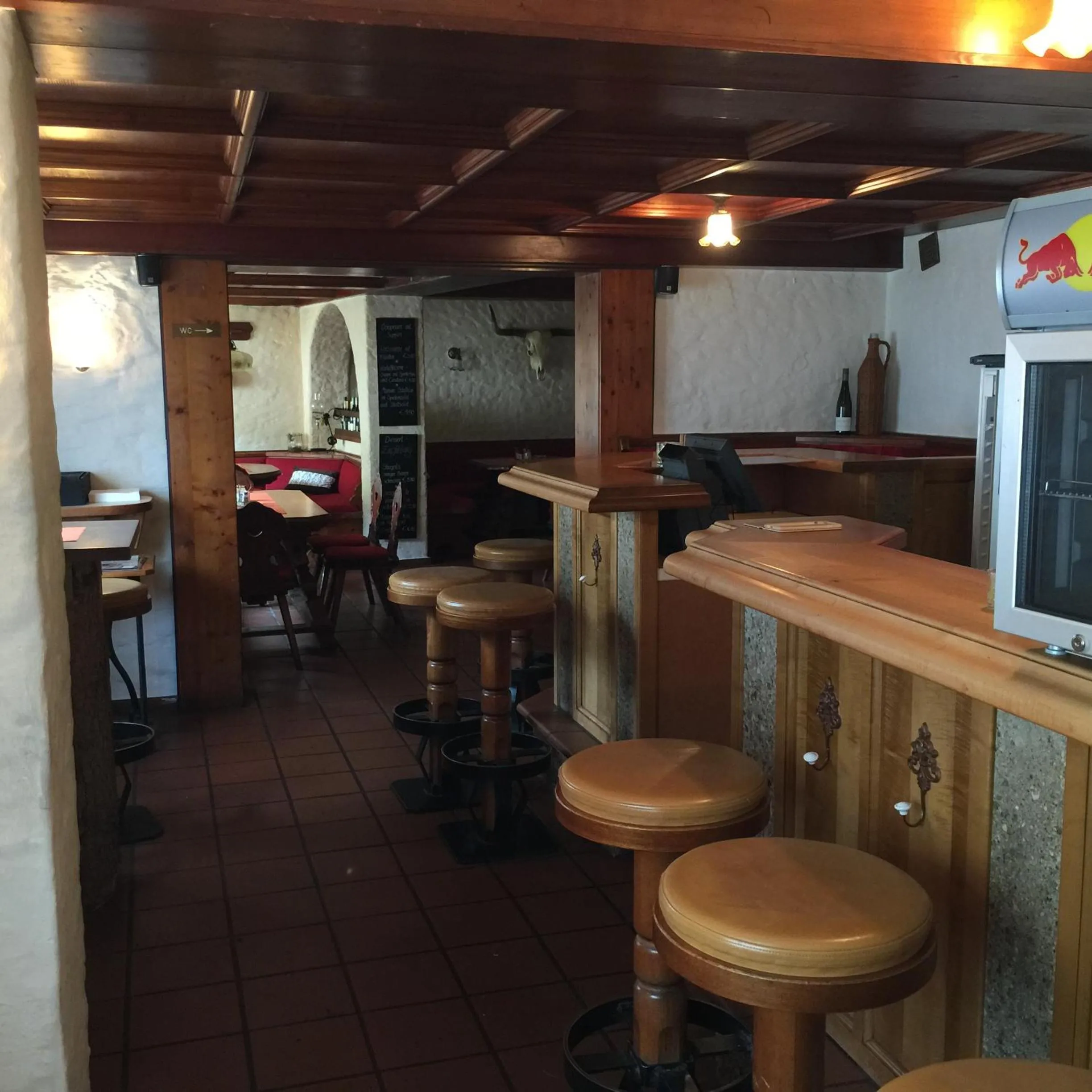 Restaurant/places to eat in Gulewicz Apartments