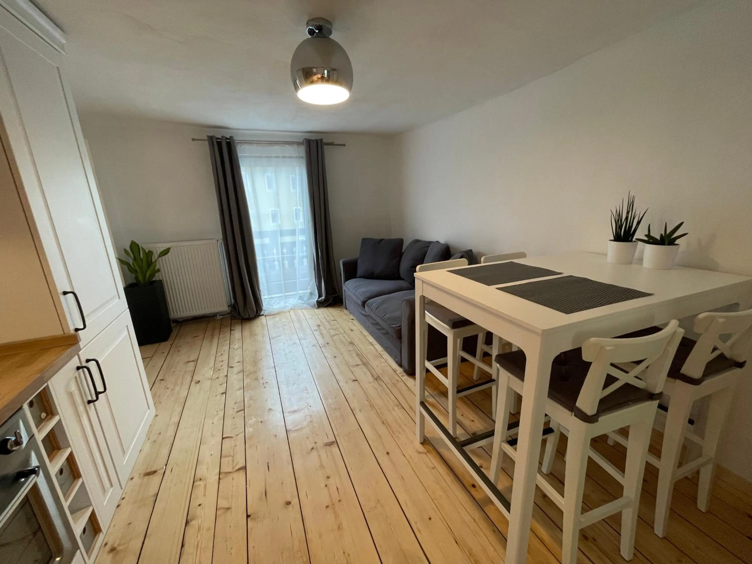Seating area in Gulewicz Apartments