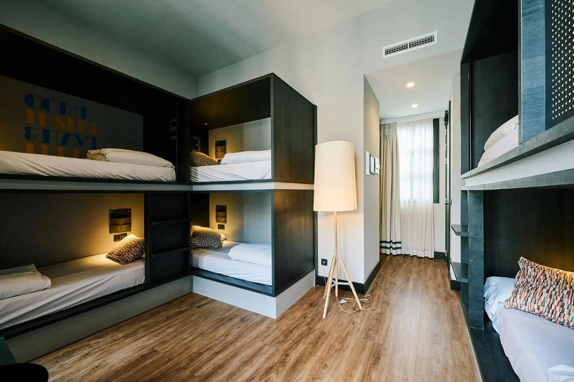 Bathroom, Bed in TOC Hostel Malaga