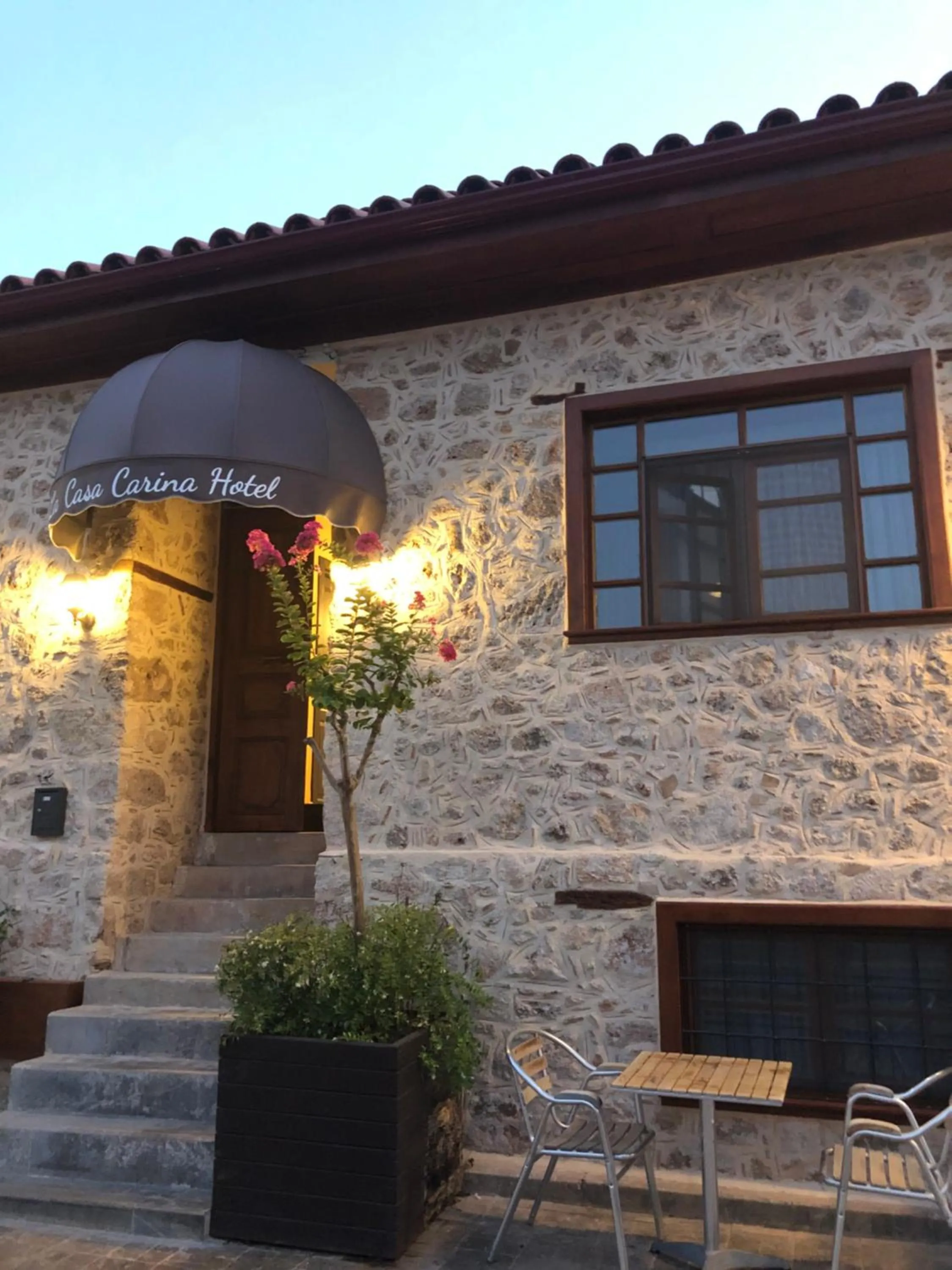 Facade/entrance in La Casa Carina