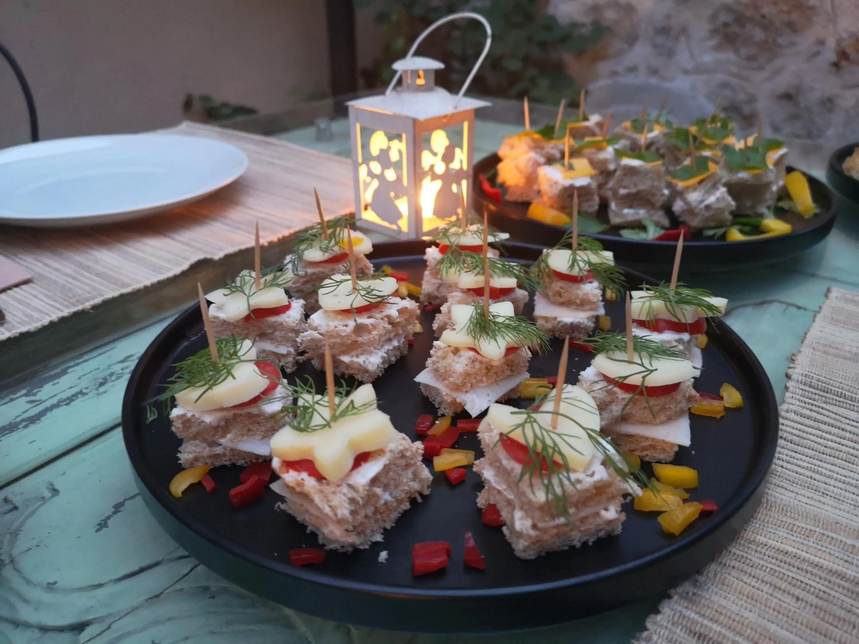 Restaurant/places to eat in La Casa Carina