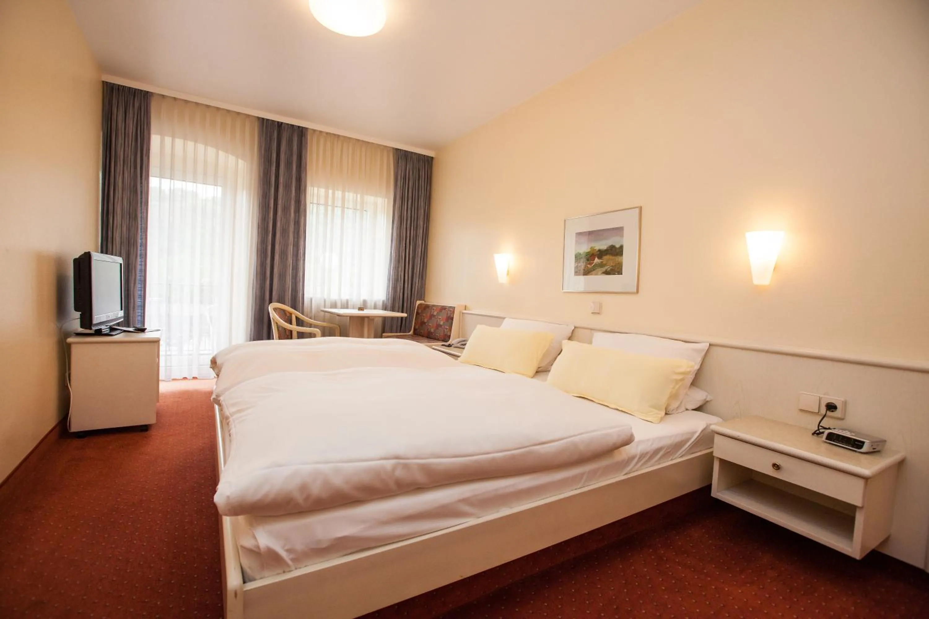 Photo of the whole room, Bed in Hotel Garni Günther