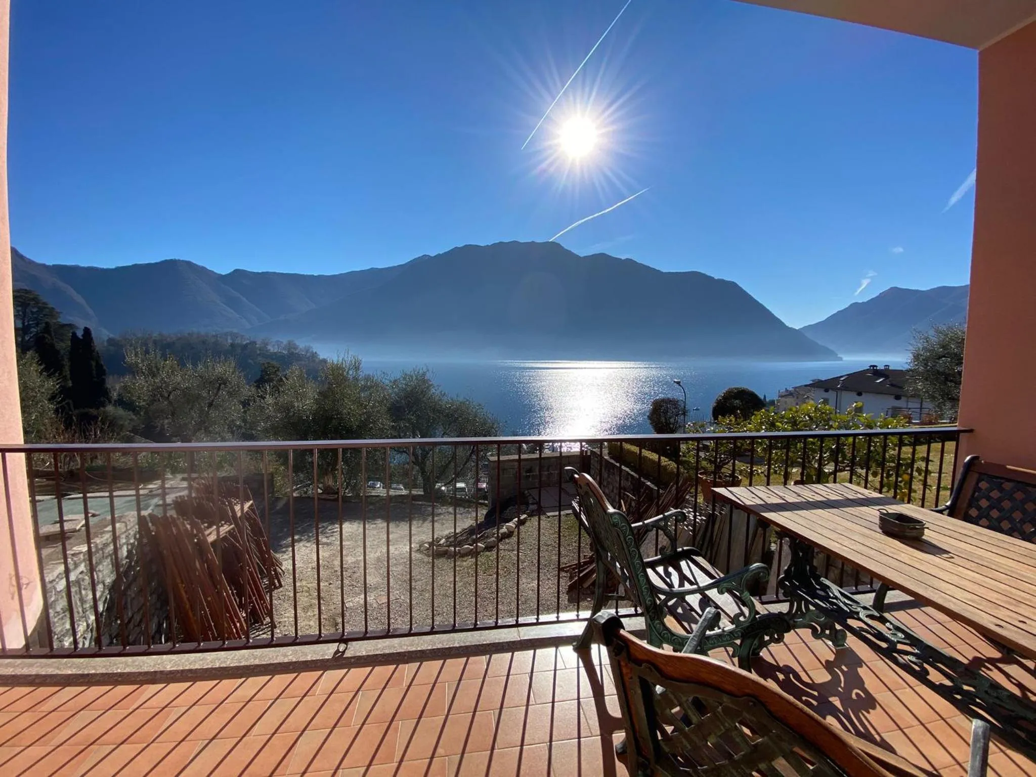 Big Apartment With Lake View and Two Bedrooms