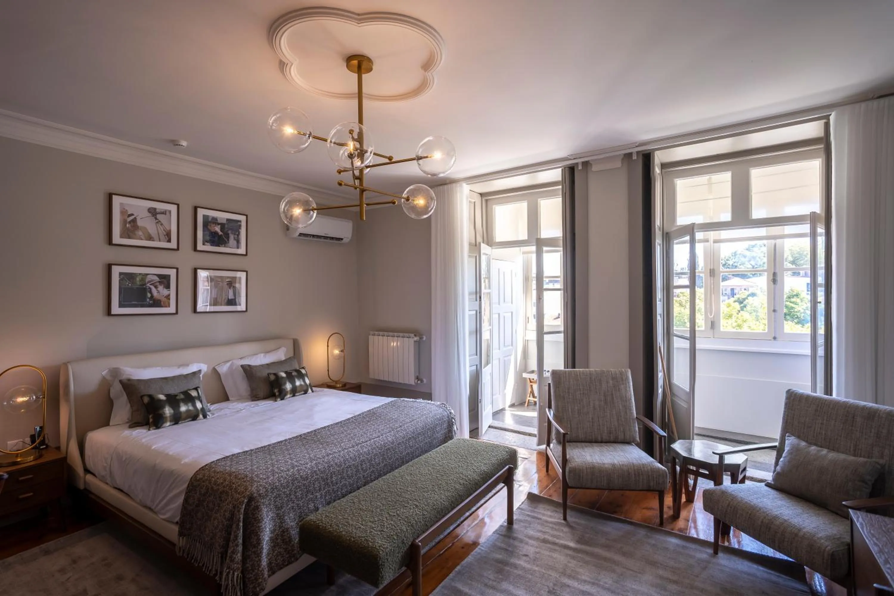 Photo of the whole room, Bed in Gallery Townhouse & Home