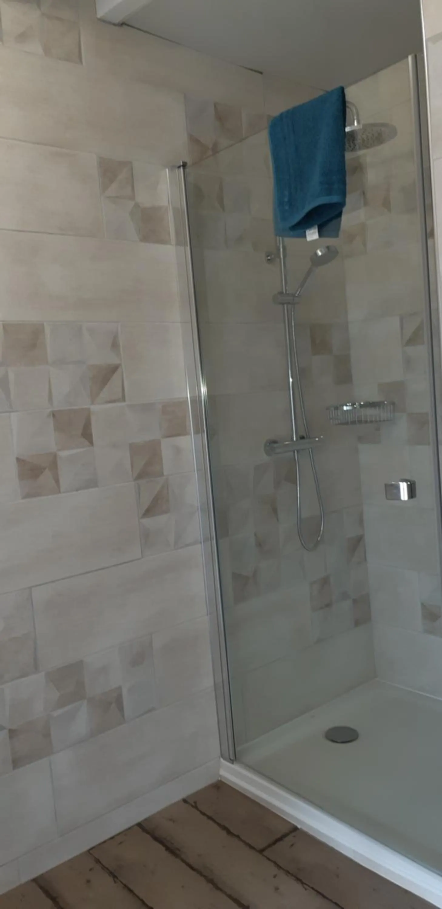 Bathroom in La Miramboise, chambres et table d hôtes