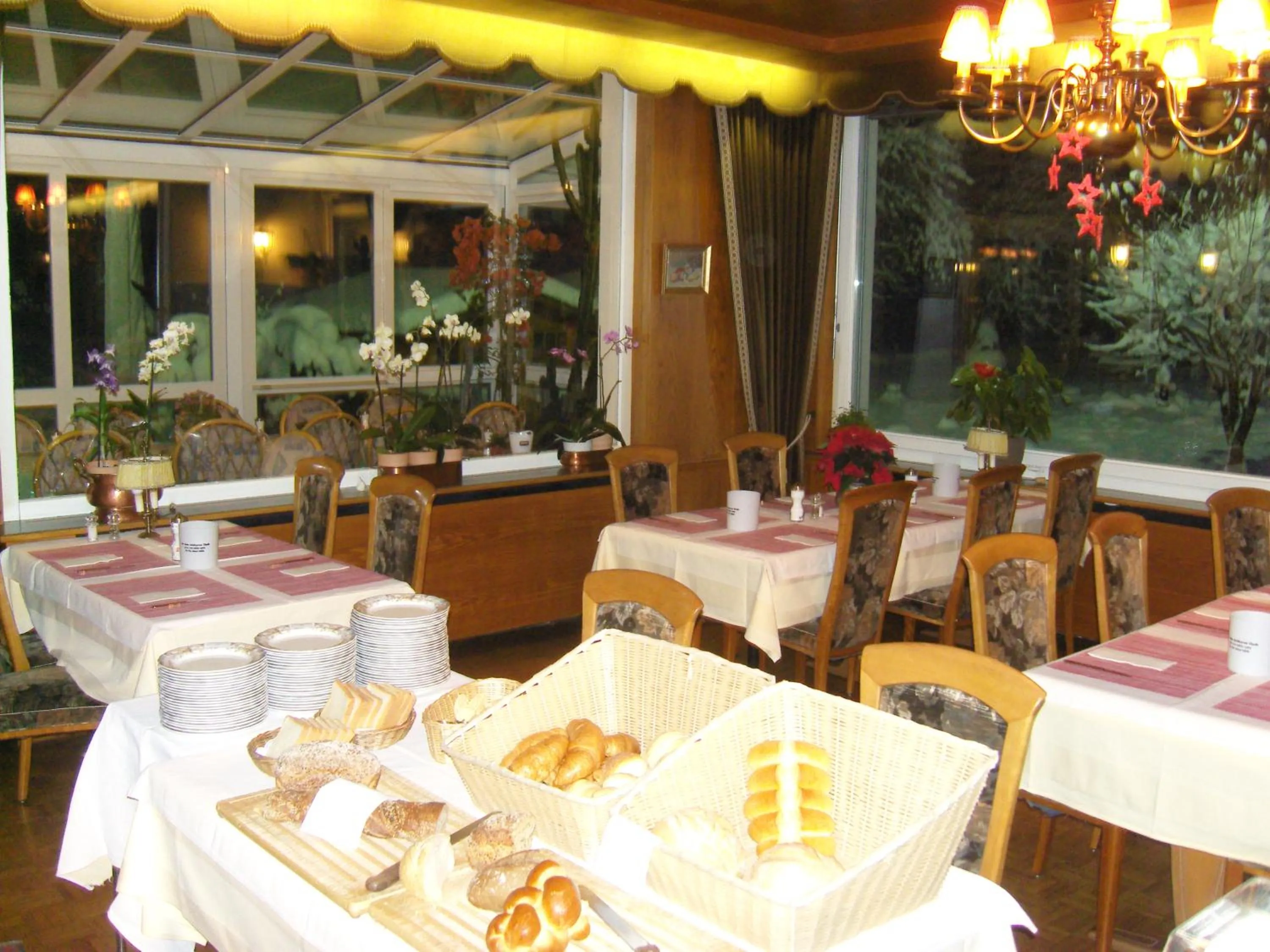 Buffet breakfast in Vista Resort Hotel