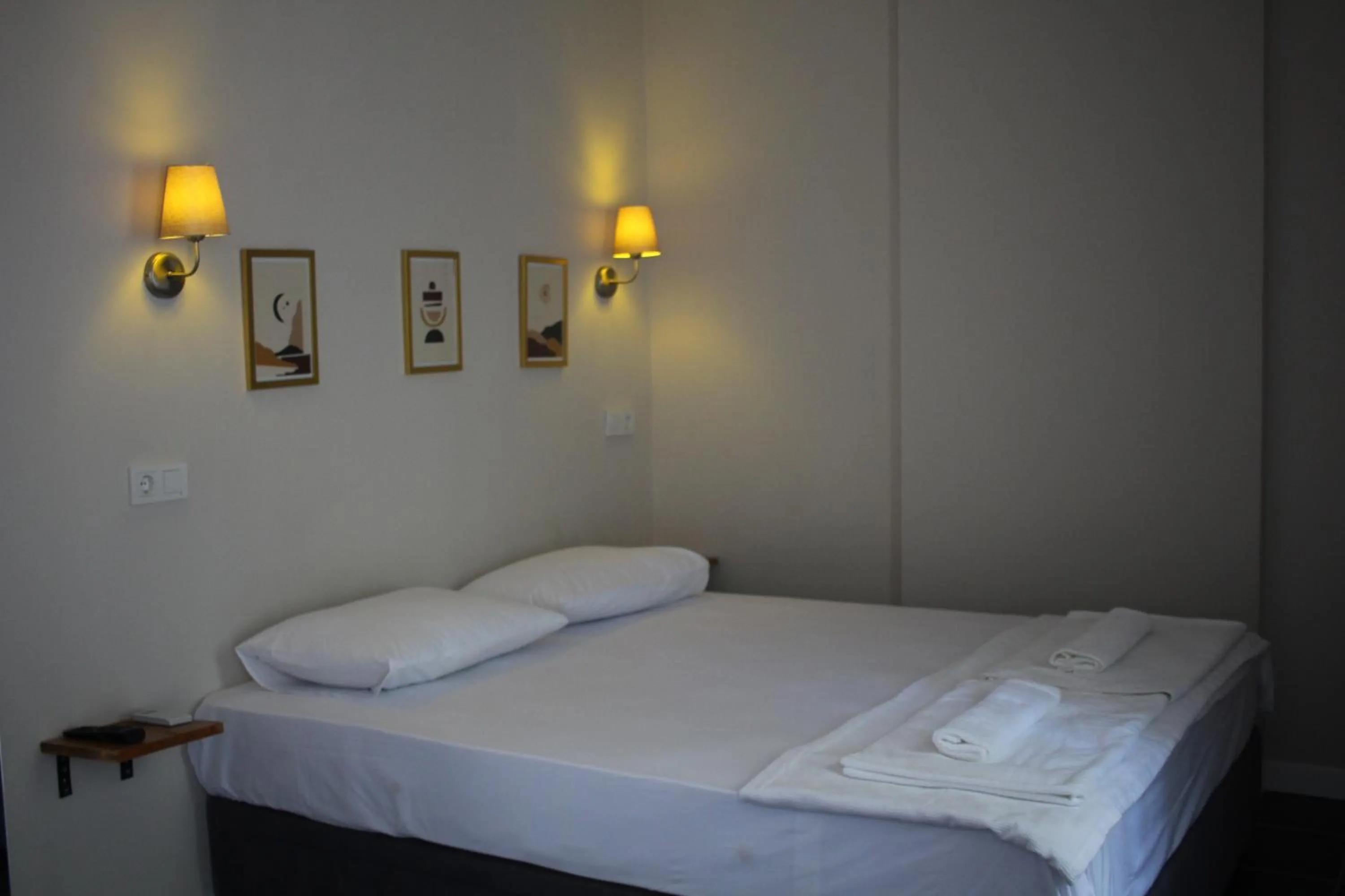 Bed in Holy Pansiyon