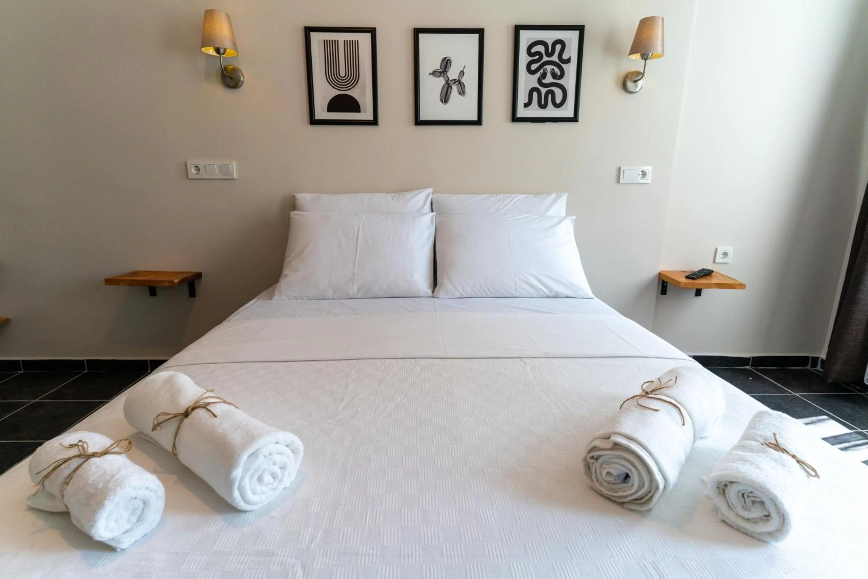 Bed in Holy Pansiyon