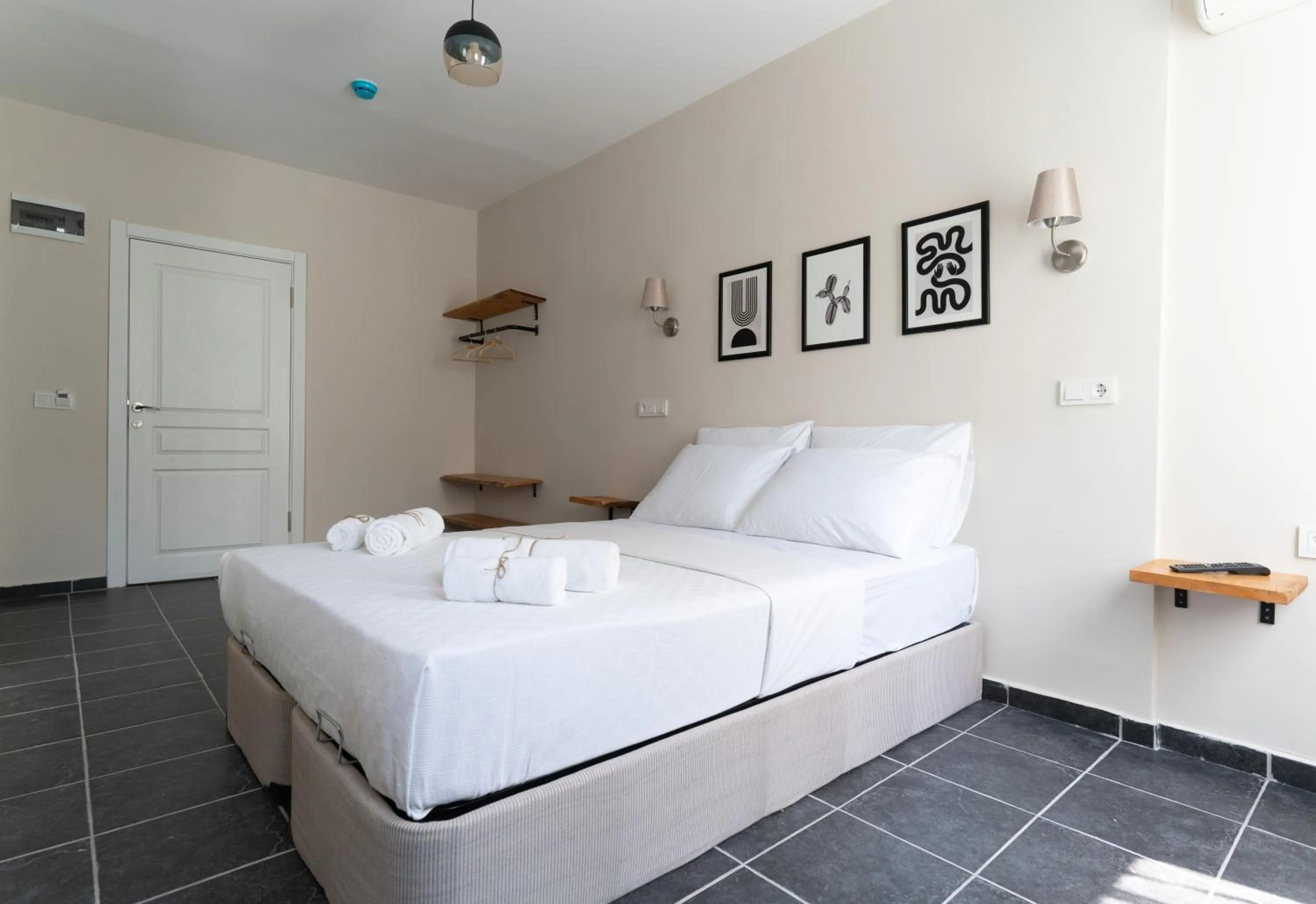 Bed in Holy Pansiyon