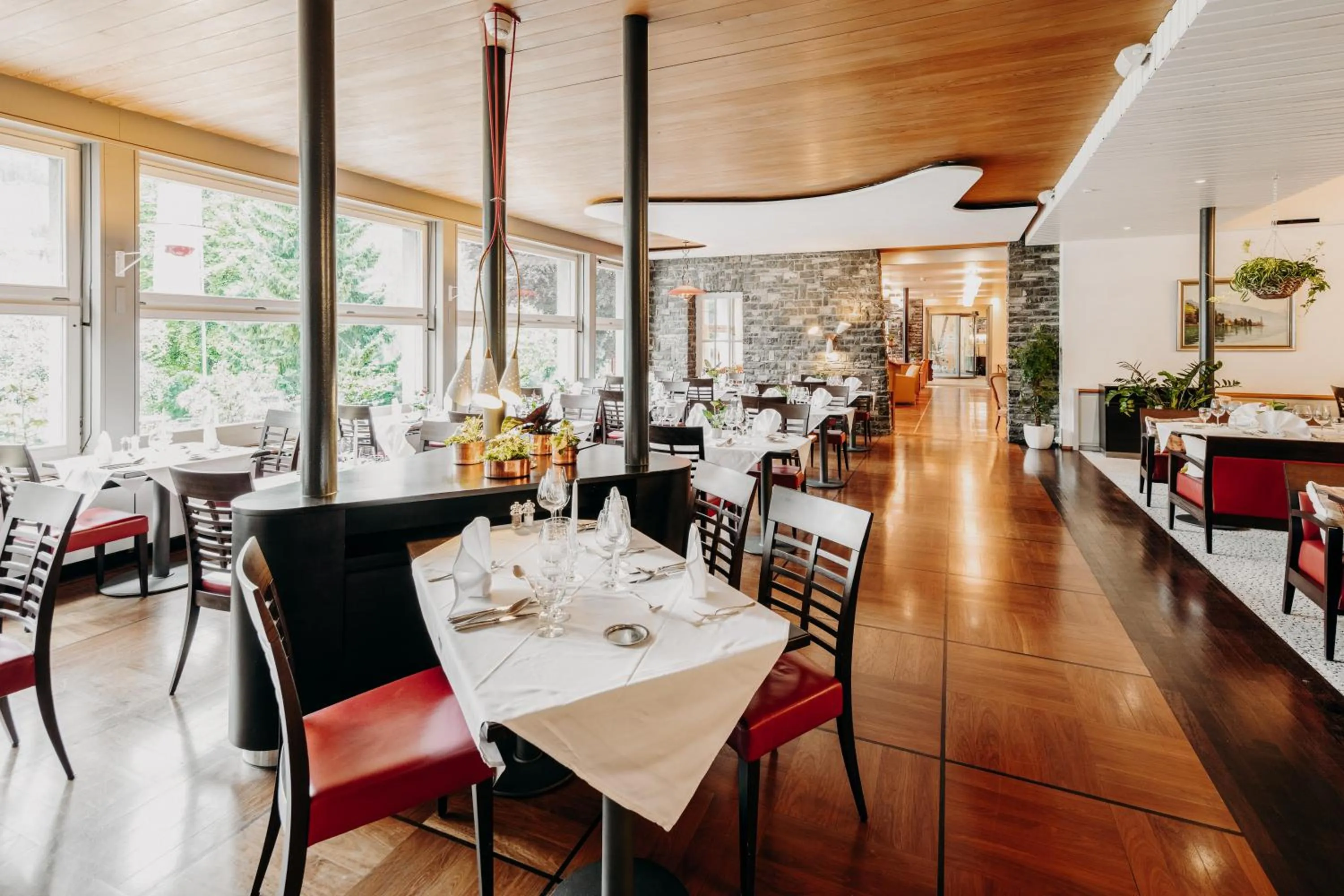 Restaurant/places to eat in Parkhotel Schoenegg