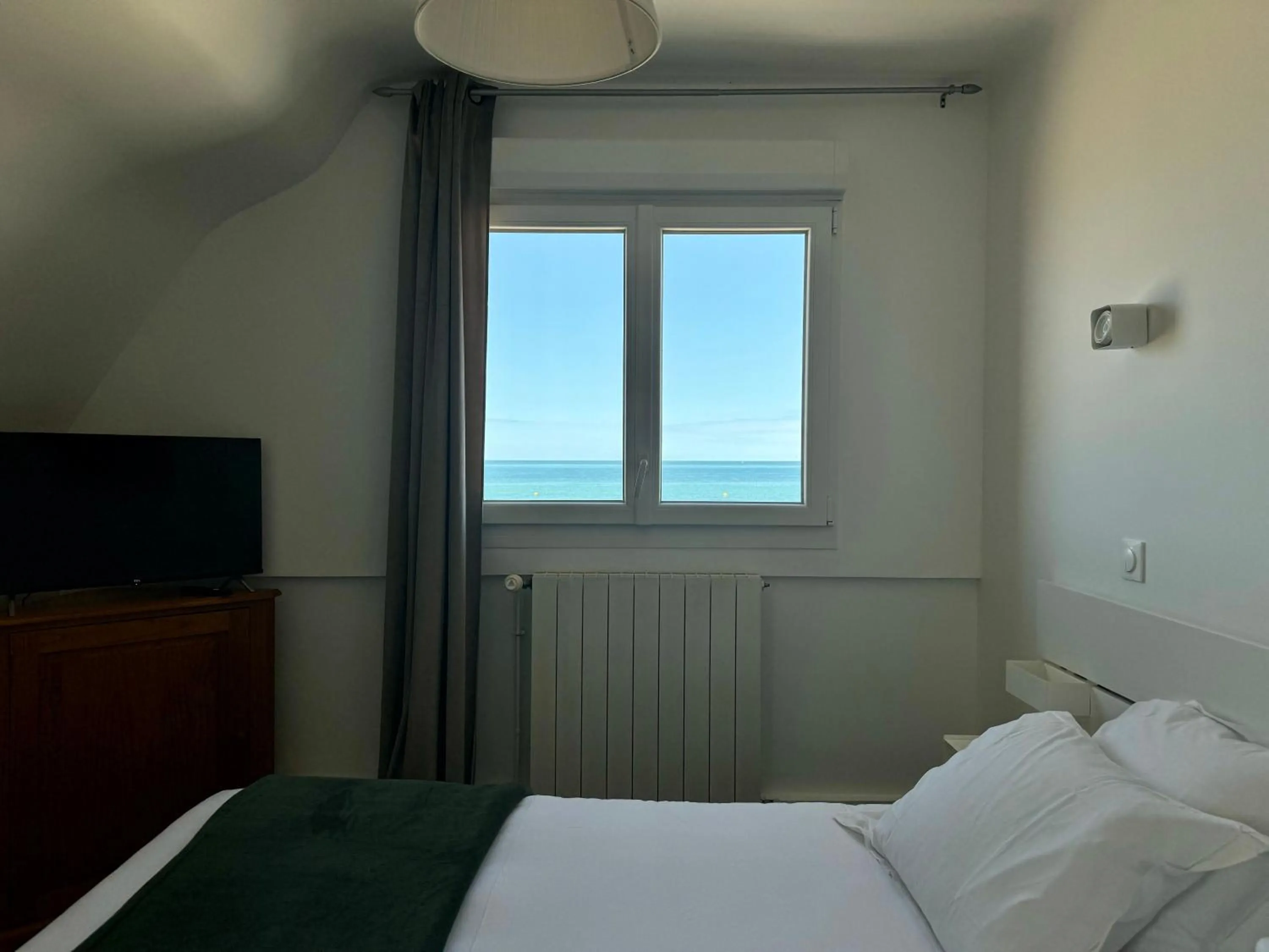 Sea view, Bed in Le Clos Normand