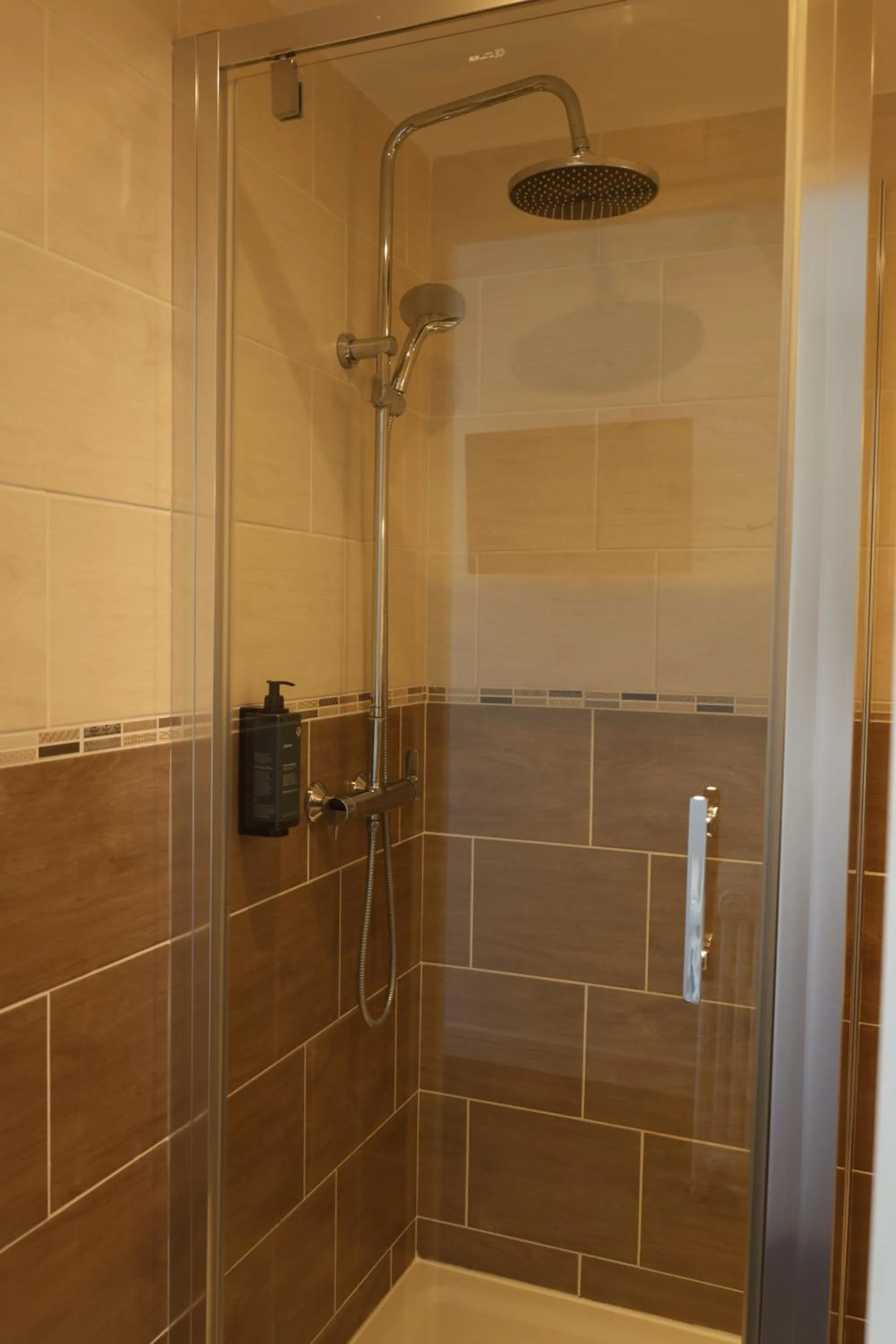 Shower in Le Clos Normand