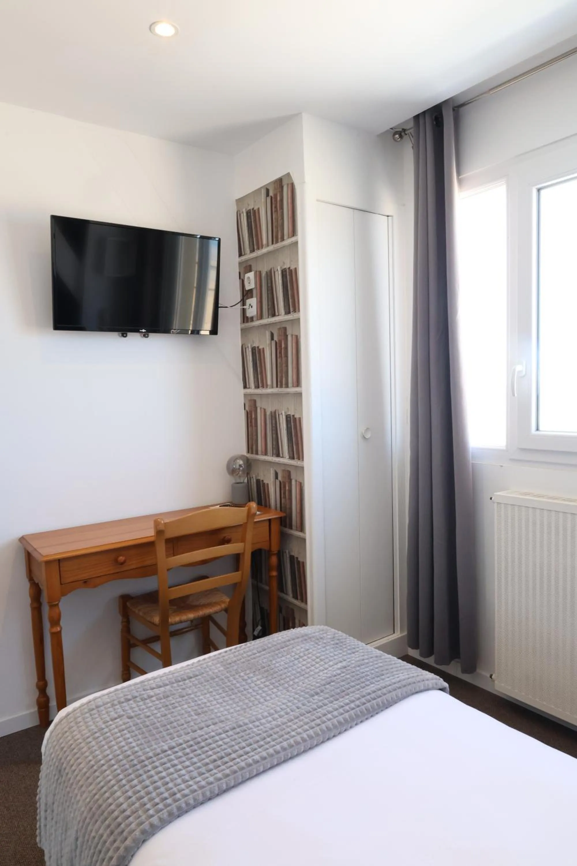 Bedroom, Bed in Le Clos Normand