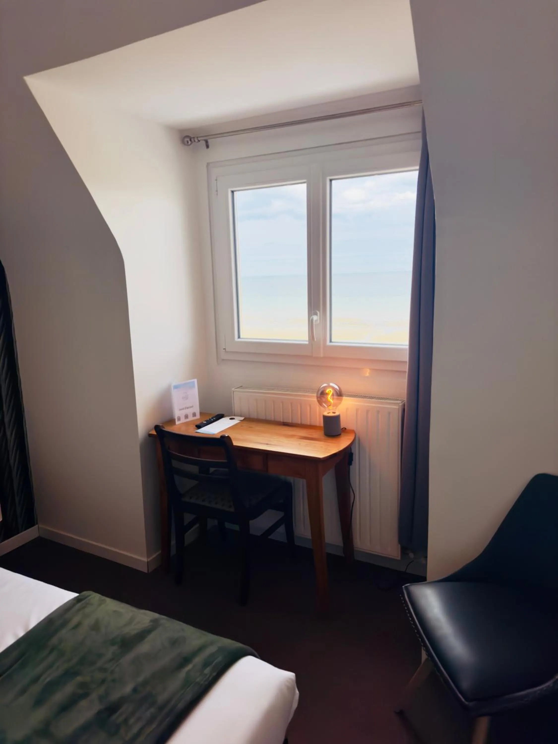 Bedroom, Bed in Le Clos Normand