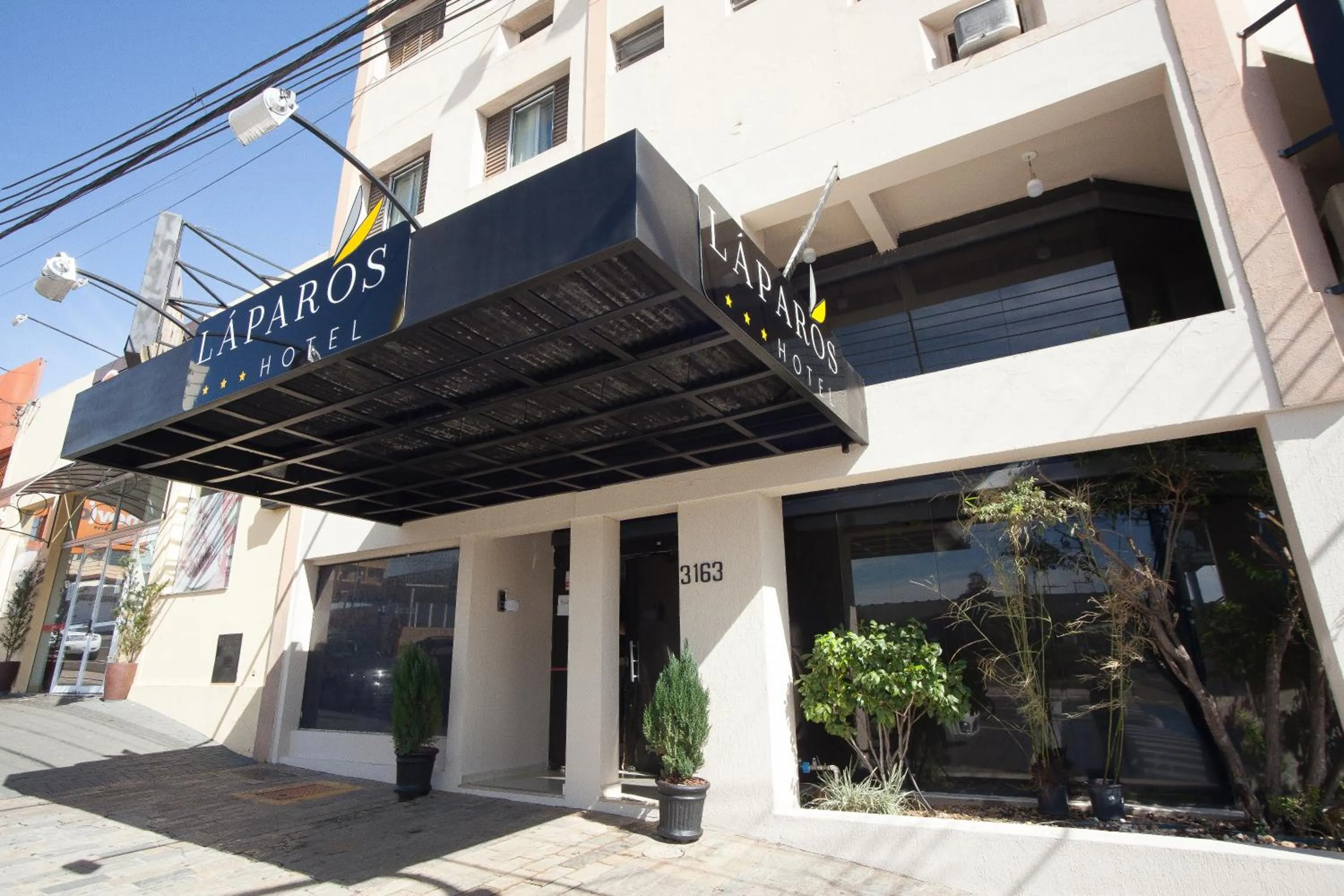 Property building in Láparos Hotel