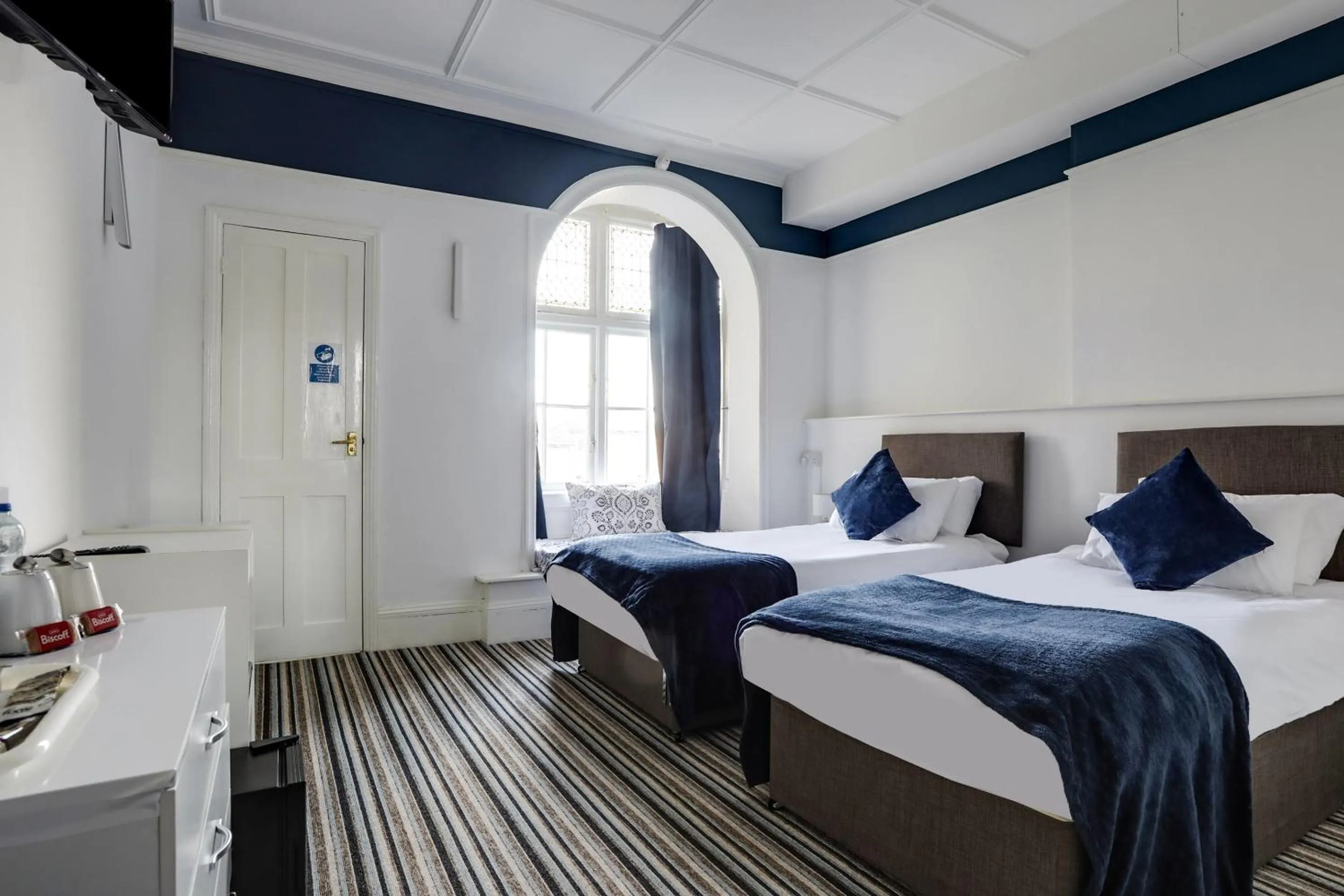 Bedroom, Bed in Lord Kitcheners Guest House