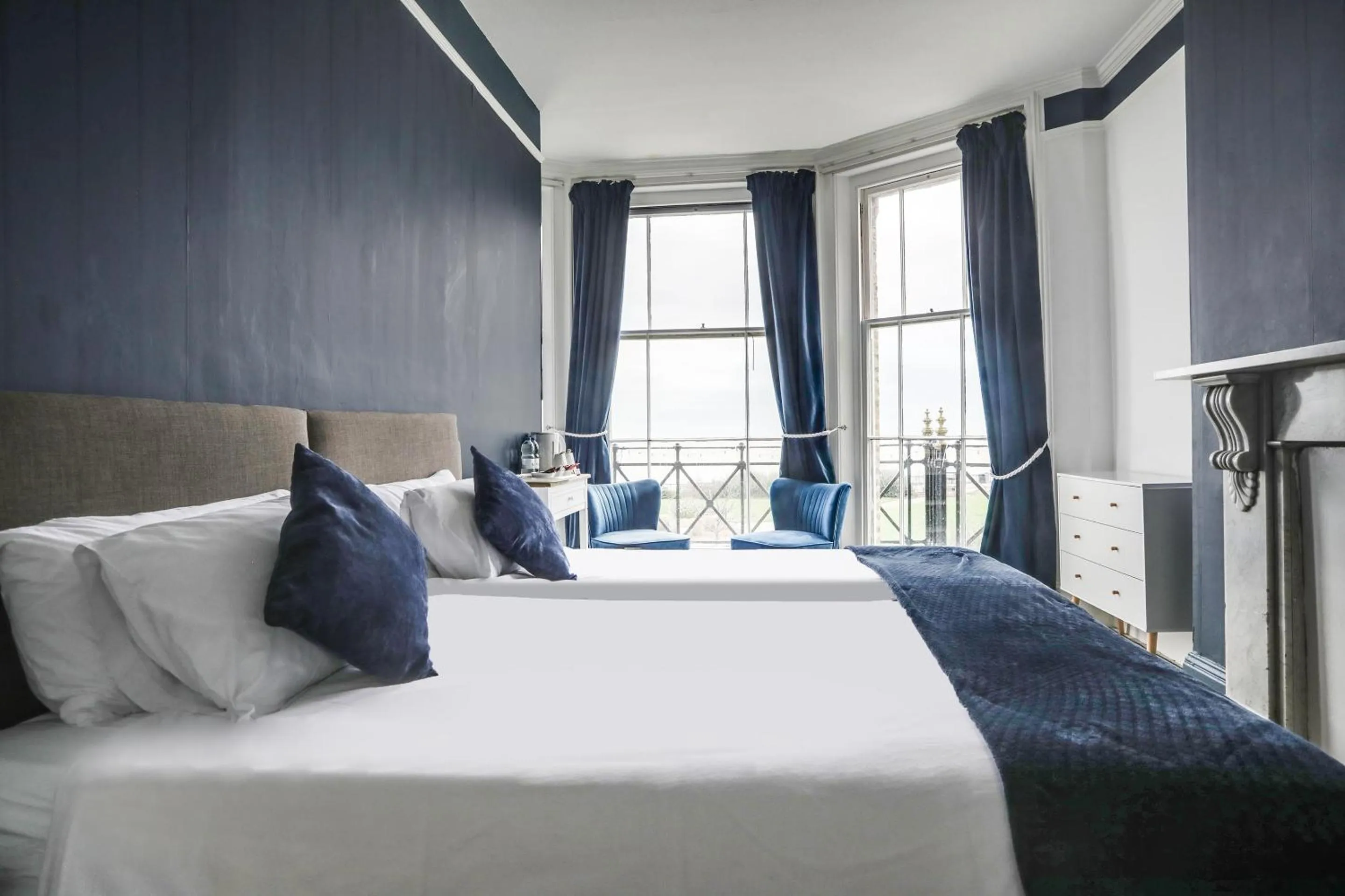 Bedroom, Bed in Lord Kitcheners Guest House