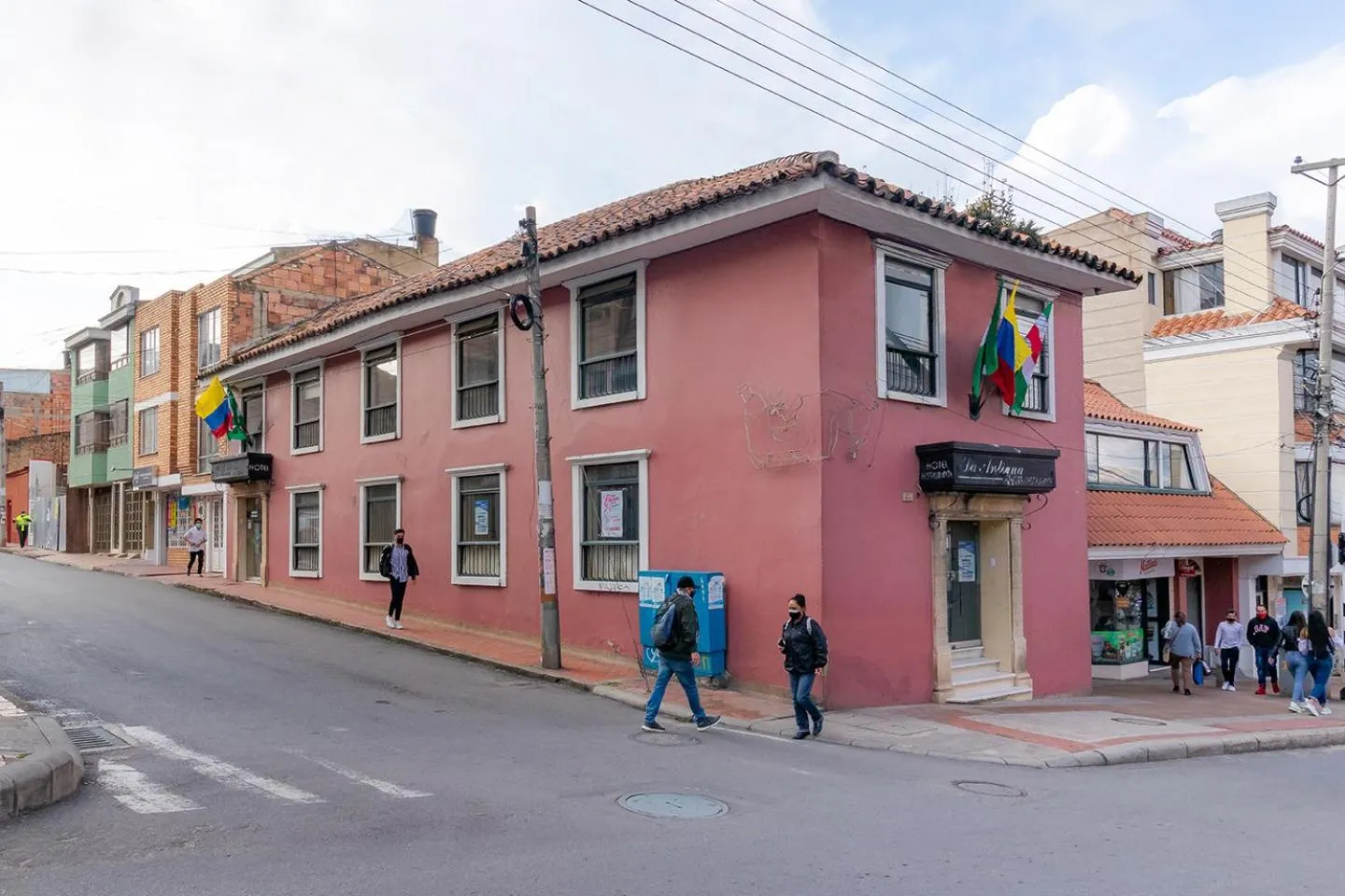 Property building in Ayenda La Antigua