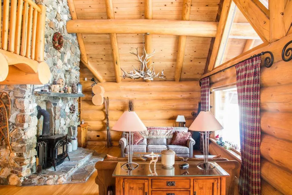 Living room in Revelstoke House Luxury Log House at Base of Resort