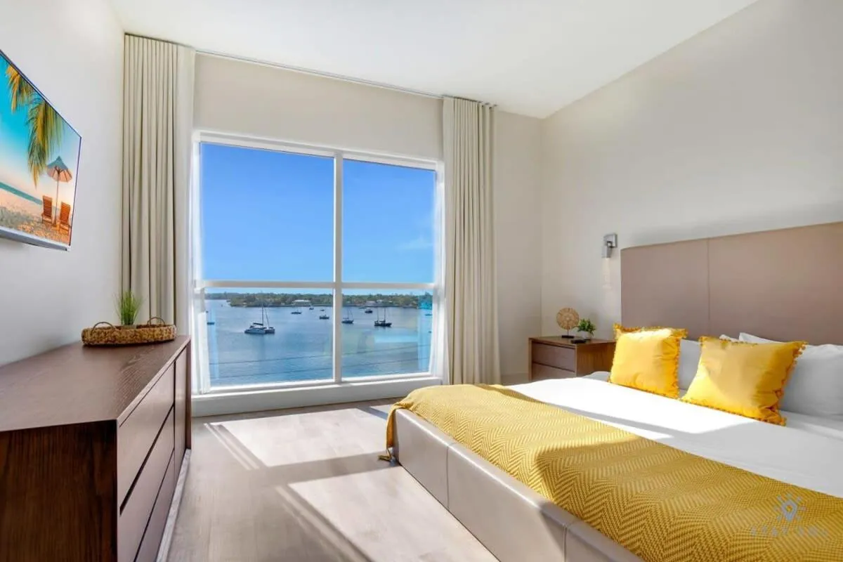 Bay View - Balcony - Amazing Pool - Hollywood Beach