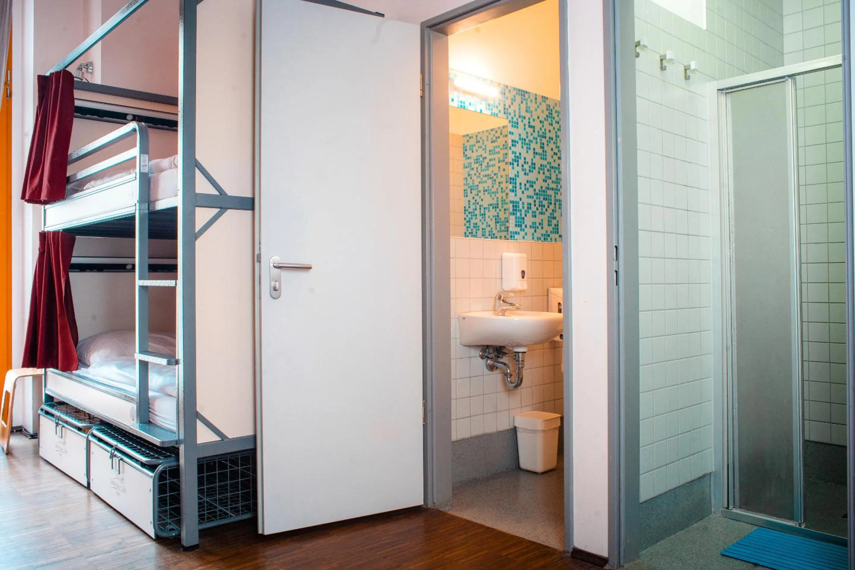 Bathroom in St Christopher's Inn Berlin - Mitte