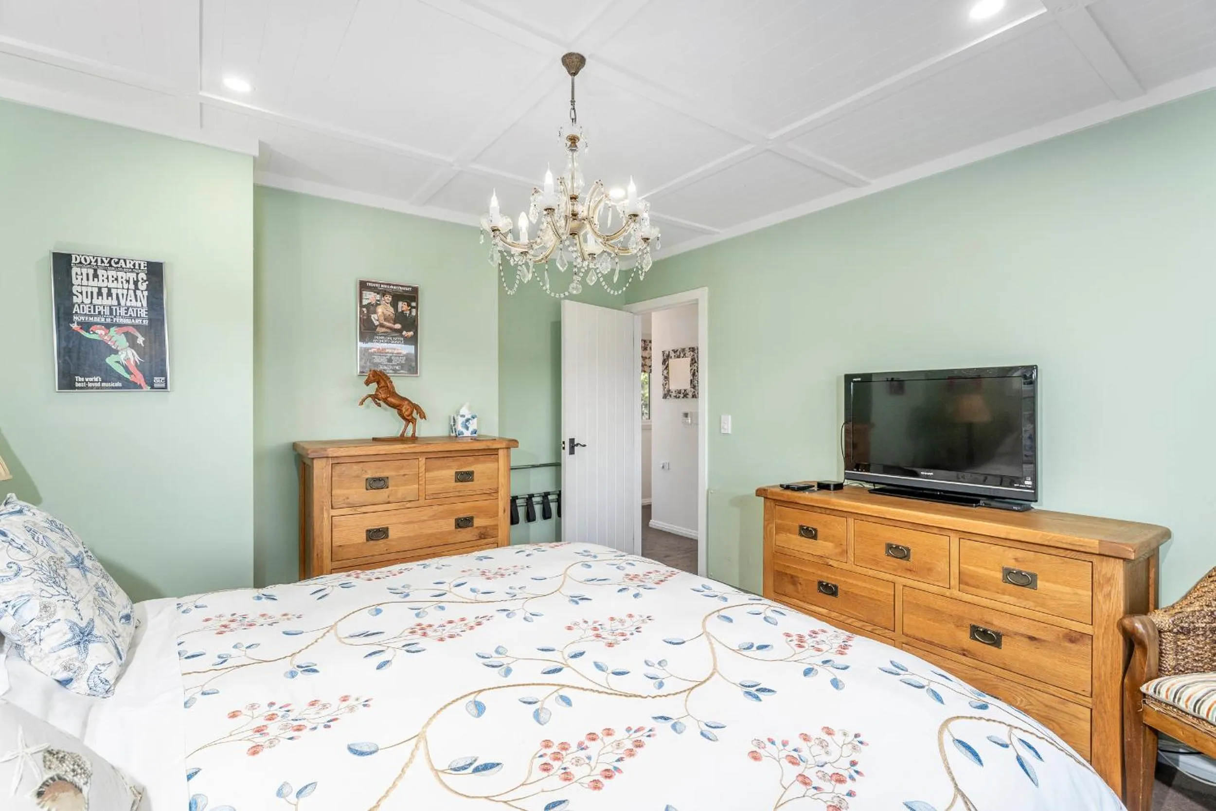 Bedroom, Bed in Bayview Valley Lodge Bed & Breakfast