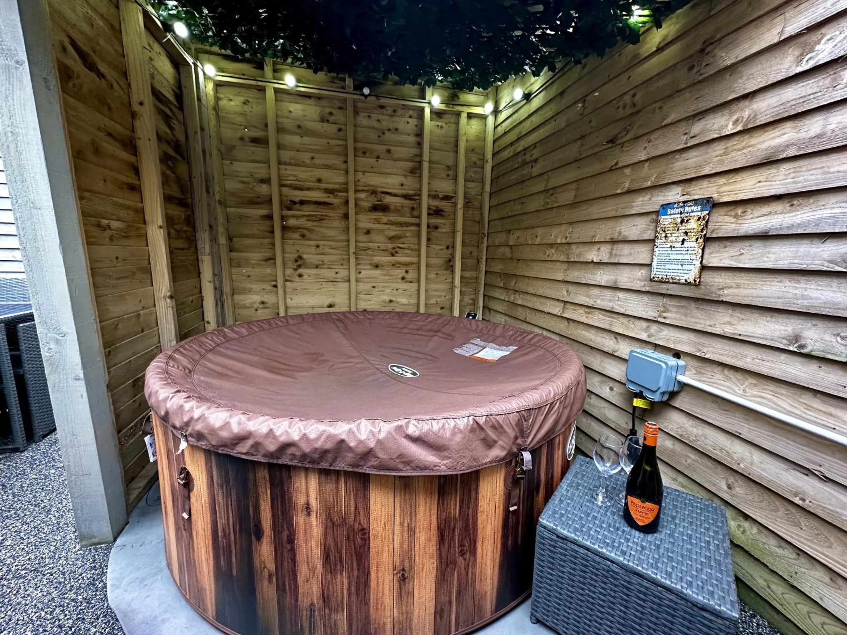 Garden in Albert Hottub & Jacuzzi Apartments