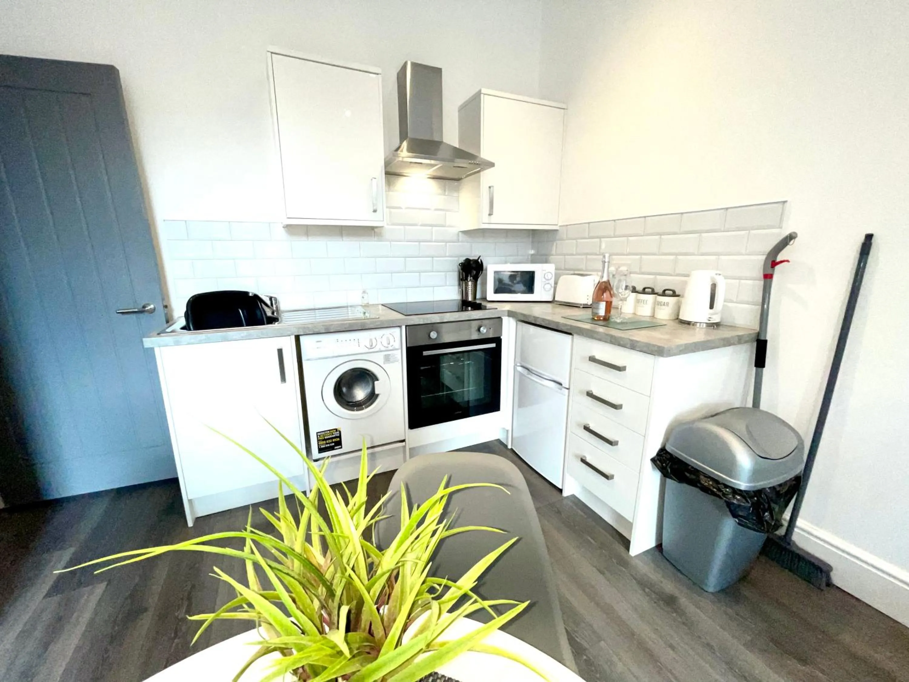 Kitchen or kitchenette in Albert Hottub & Jacuzzi Apartments