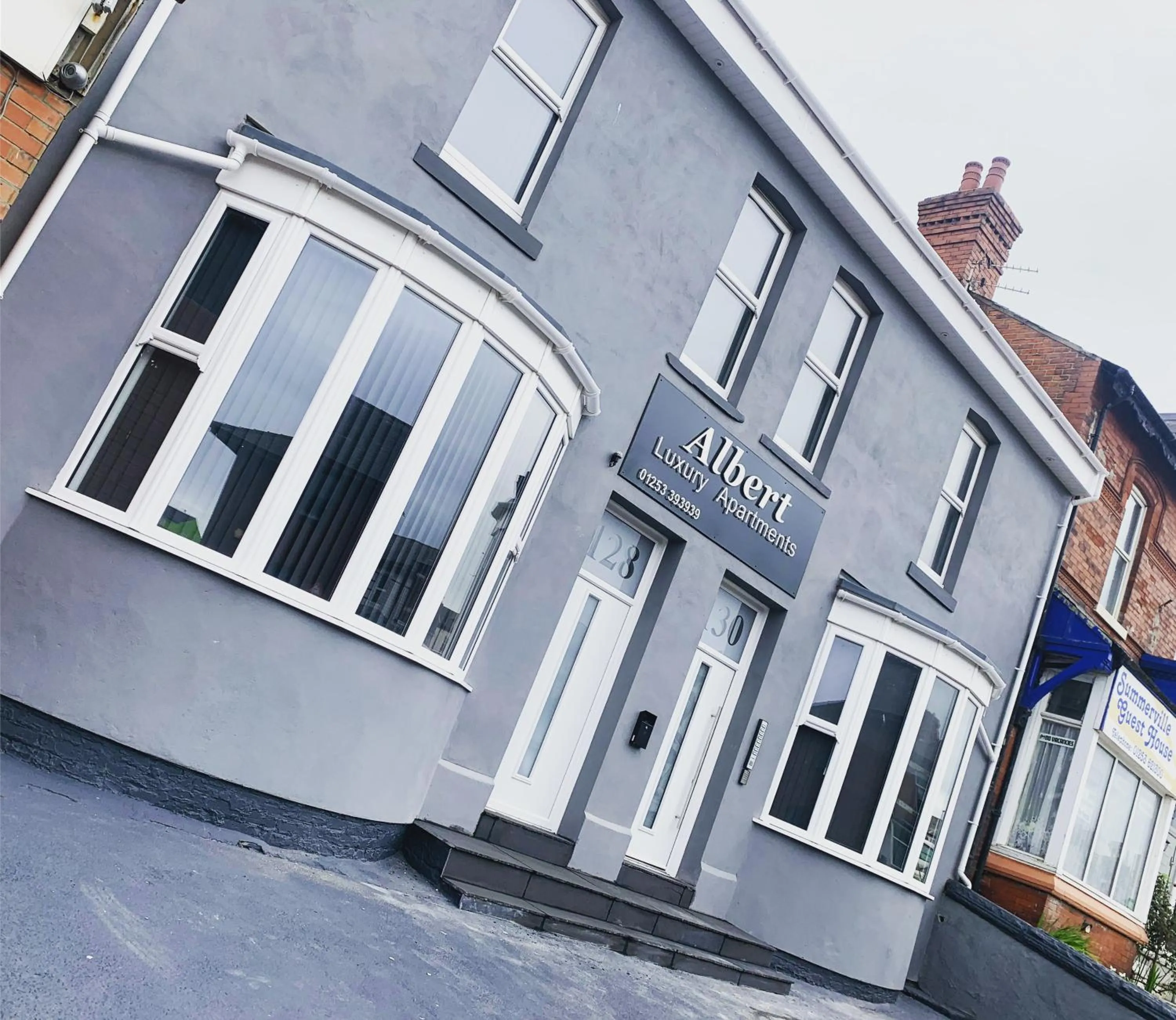 Property building in Albert Hottub & Jacuzzi Apartments