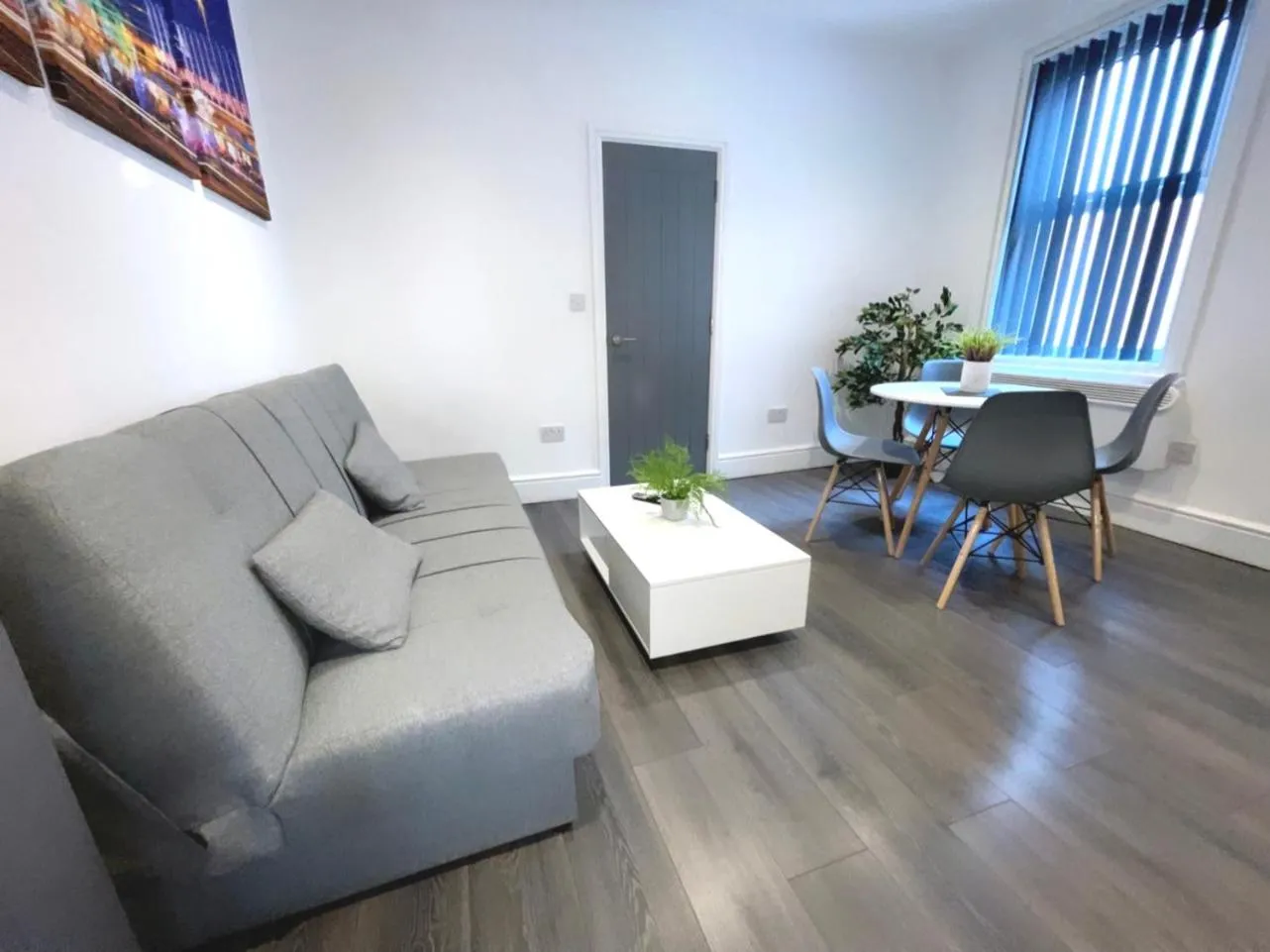 Living room in Albert Hottub & Jacuzzi Apartments