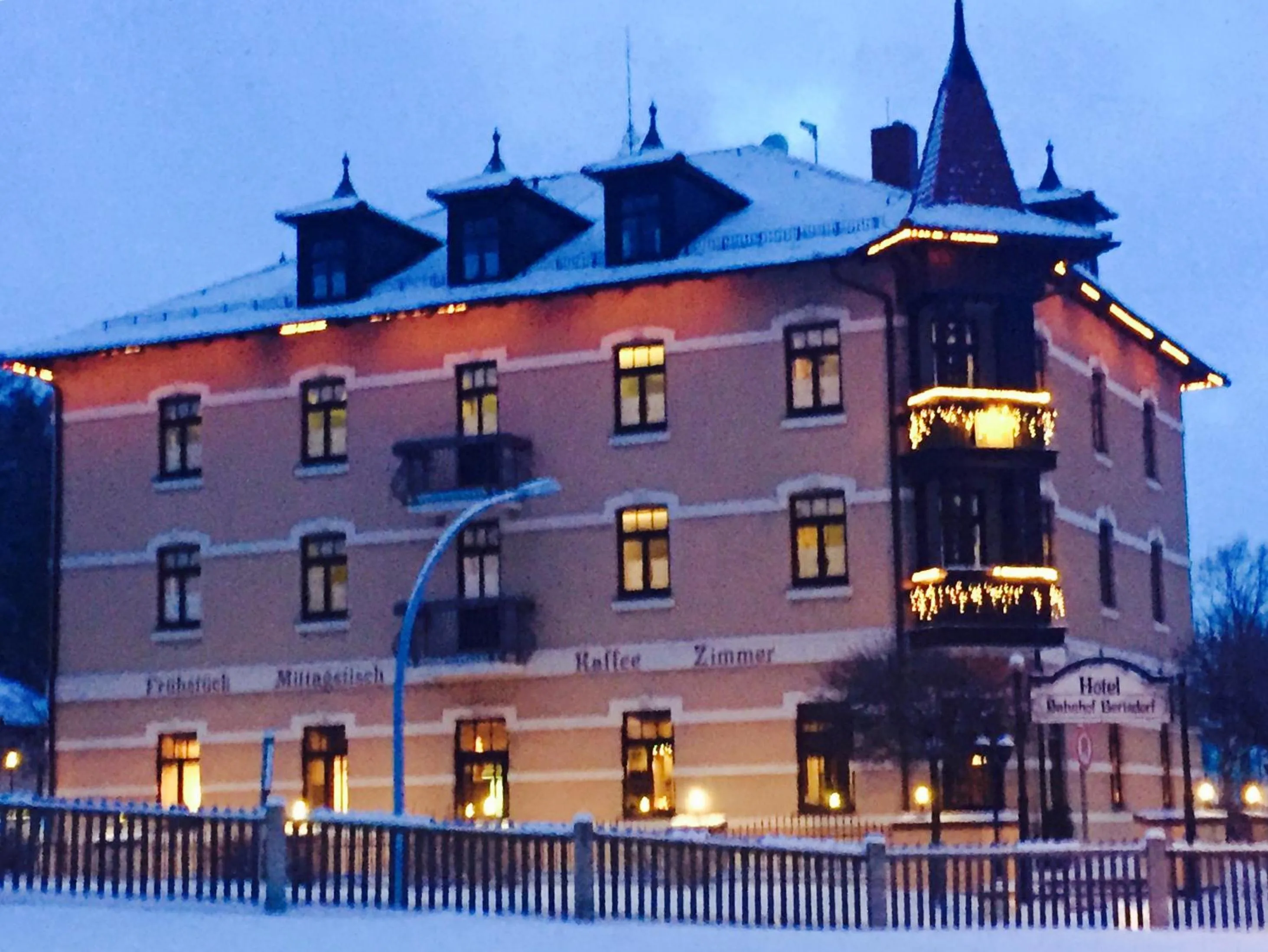 Facade/entrance in Hotel BB Bahnhof Bertsdorf