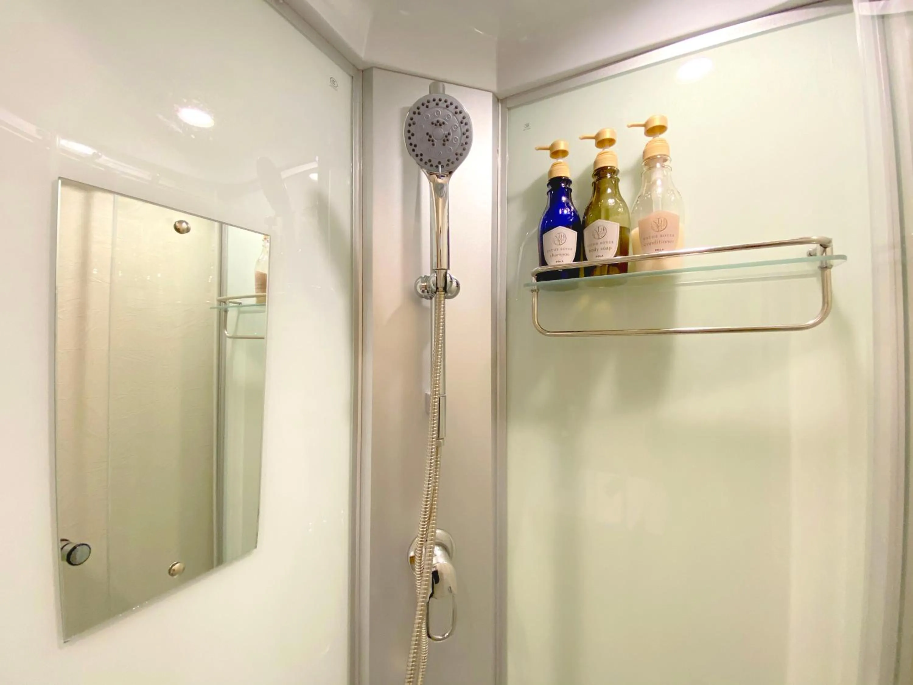 Shower in Fuji Yamanakako Resort Hotel