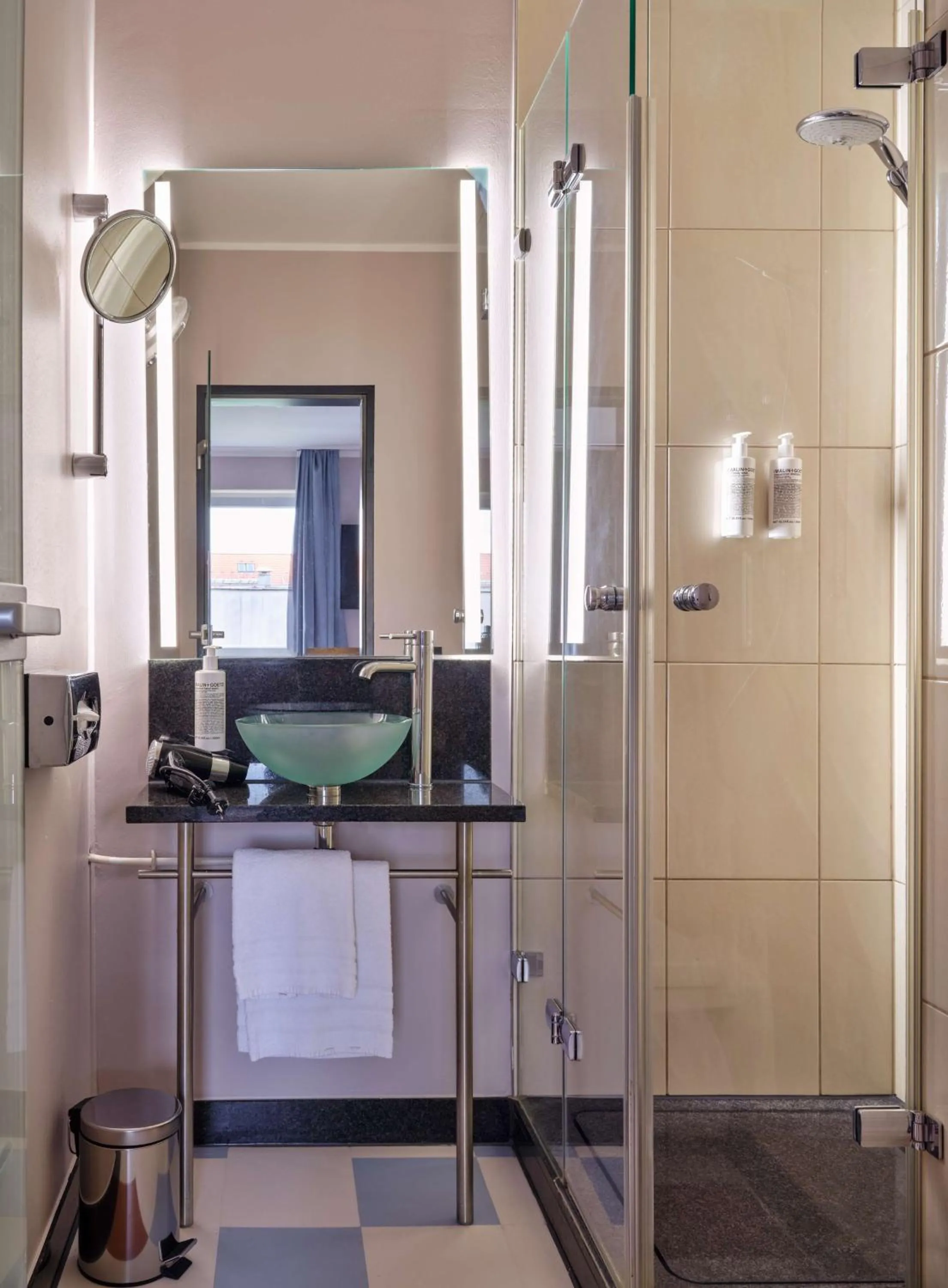 Bedroom in Flemings Hotel München-Schwabing