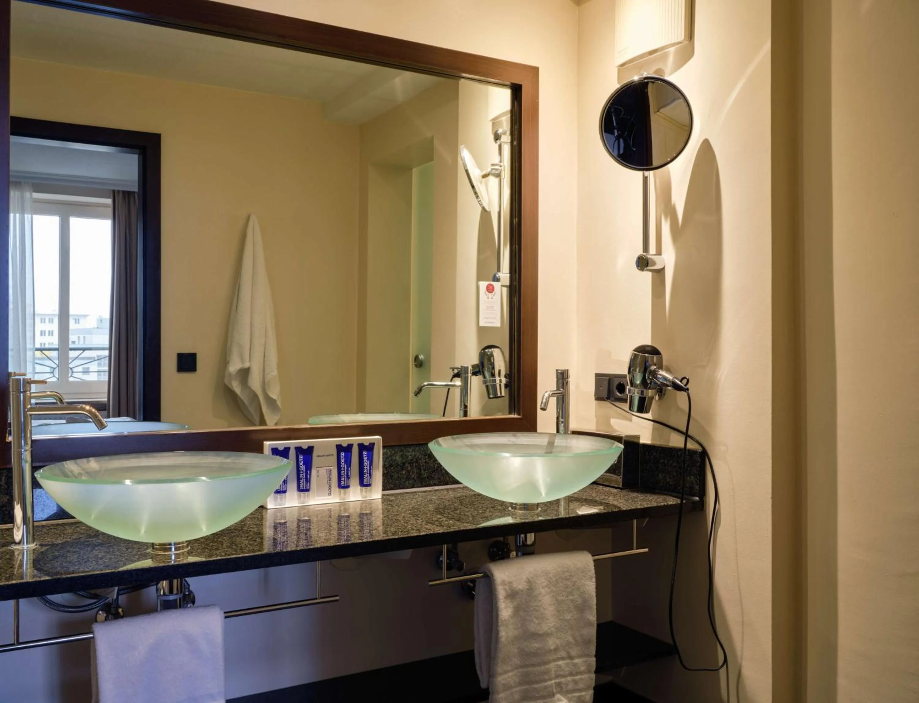 Photo of the whole room in Flemings Hotel München-Schwabing