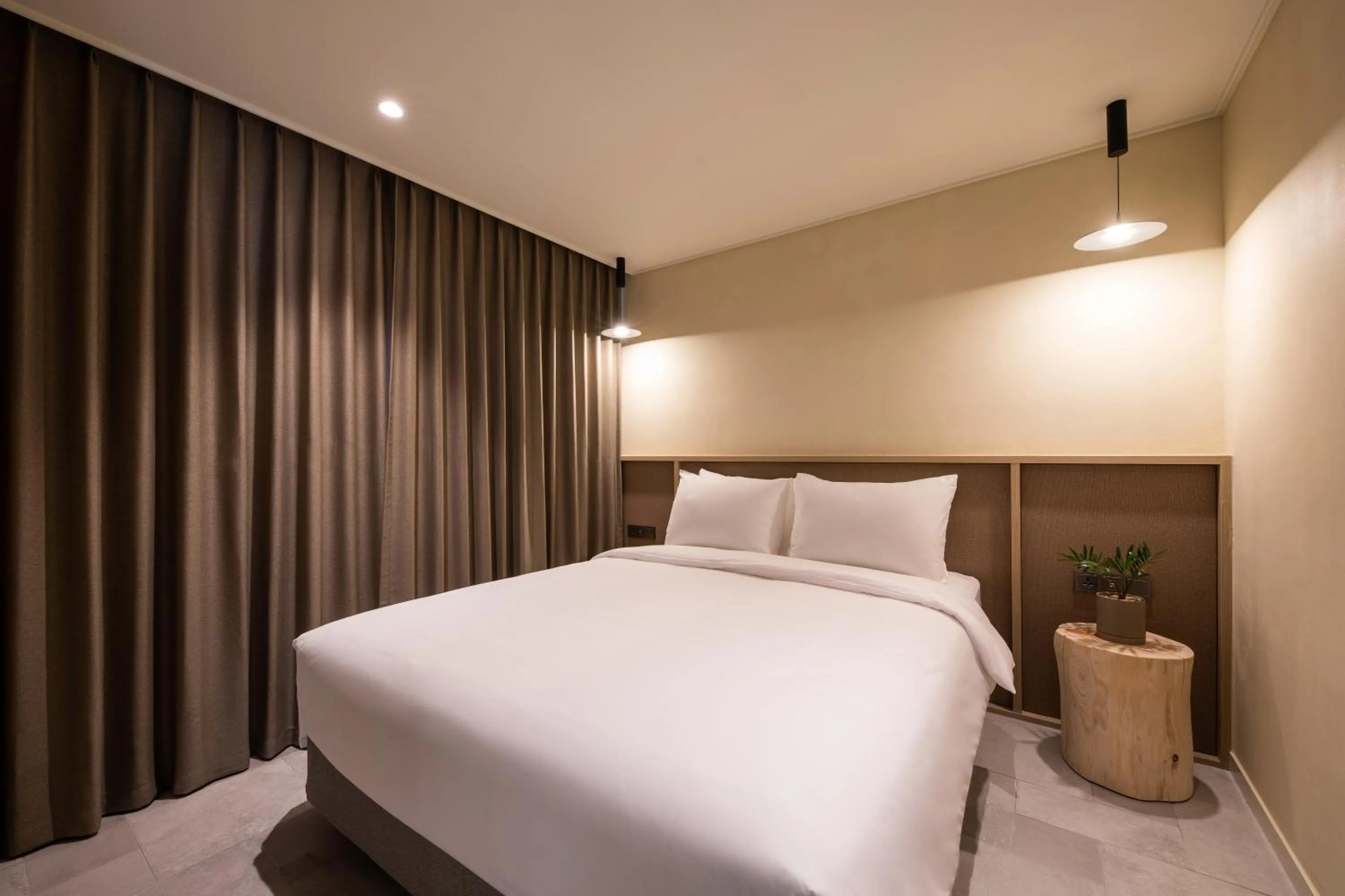 Bed in The Week & Resort