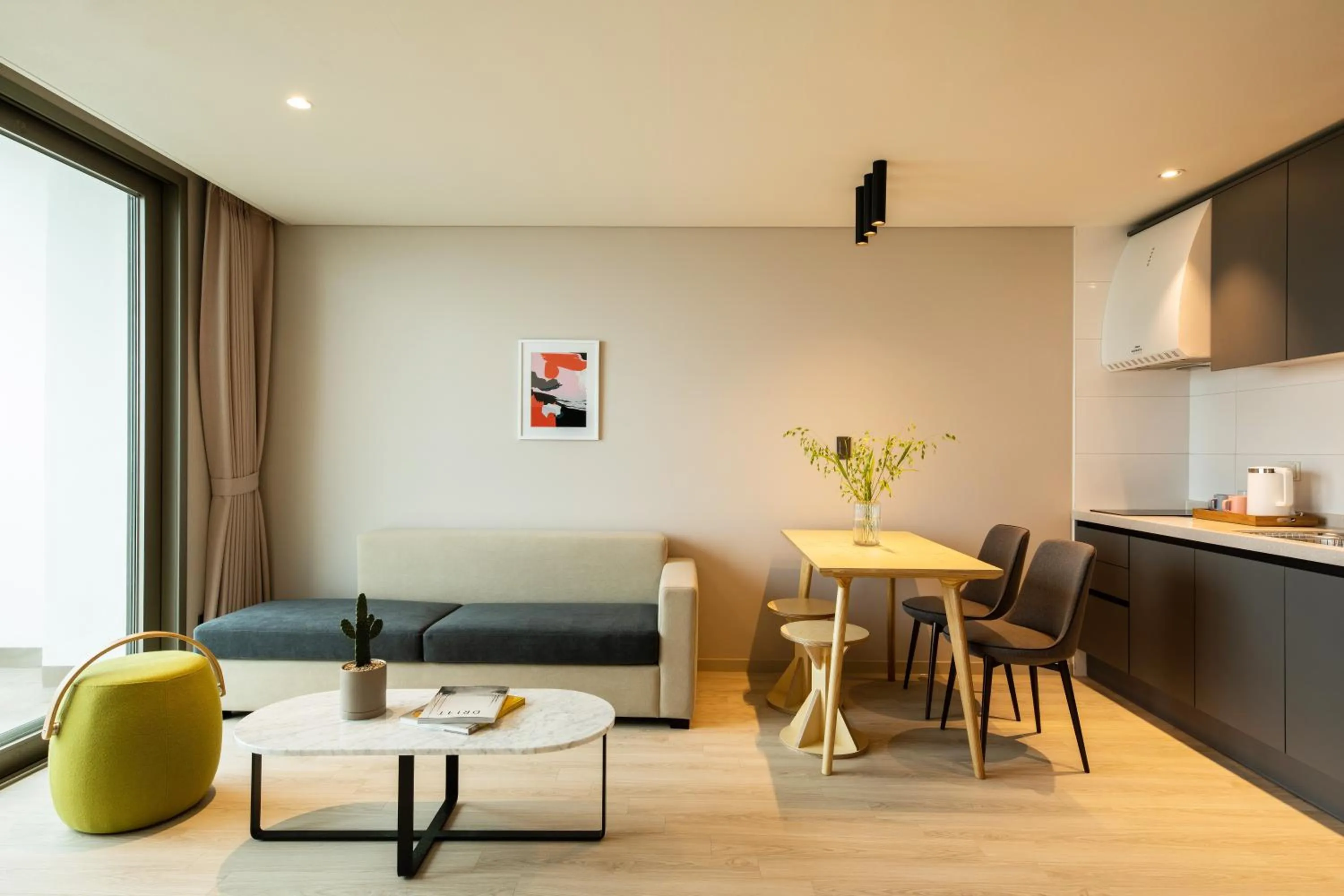 Kitchen or kitchenette in The Week & Resort