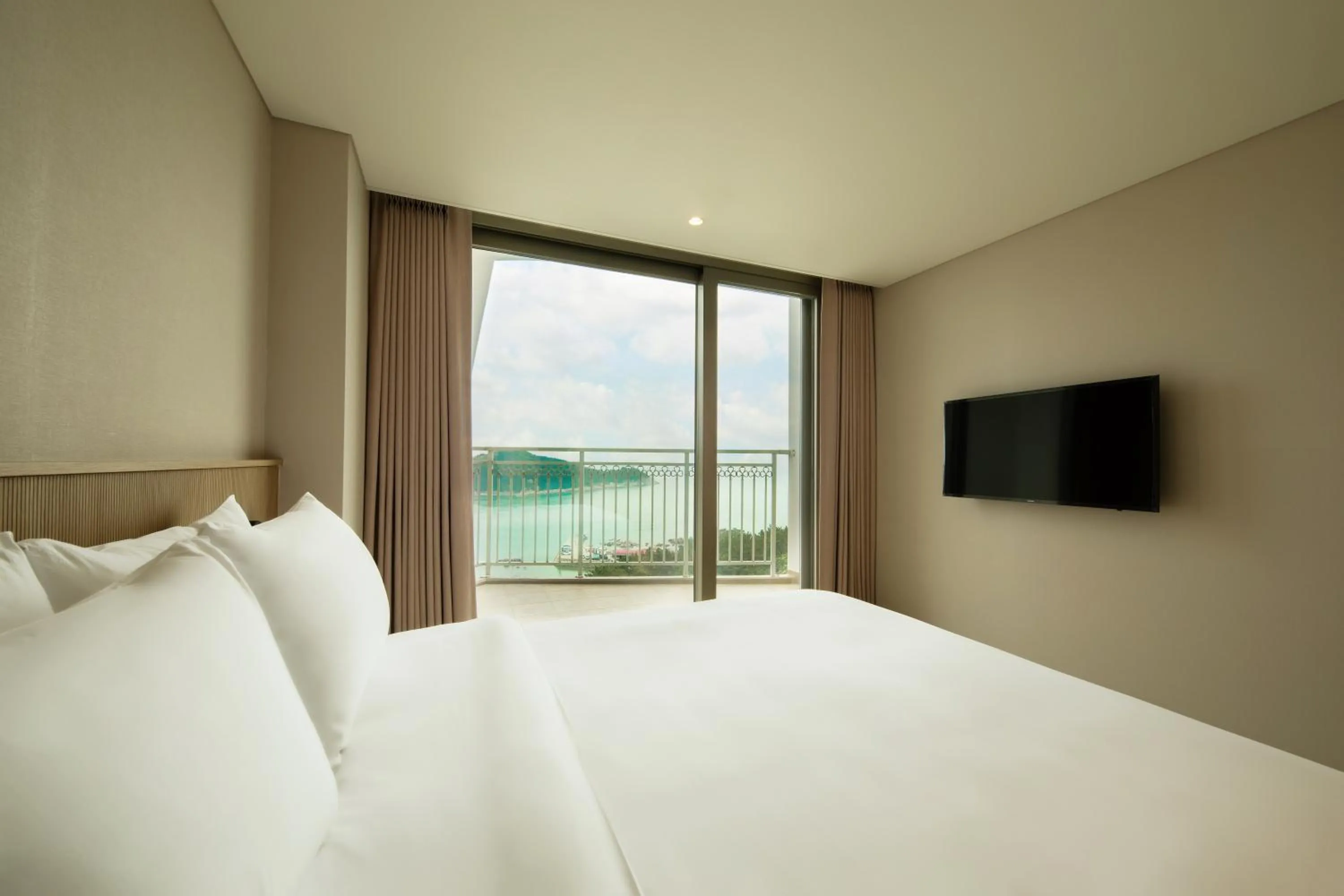 Bed in The Week & Resort