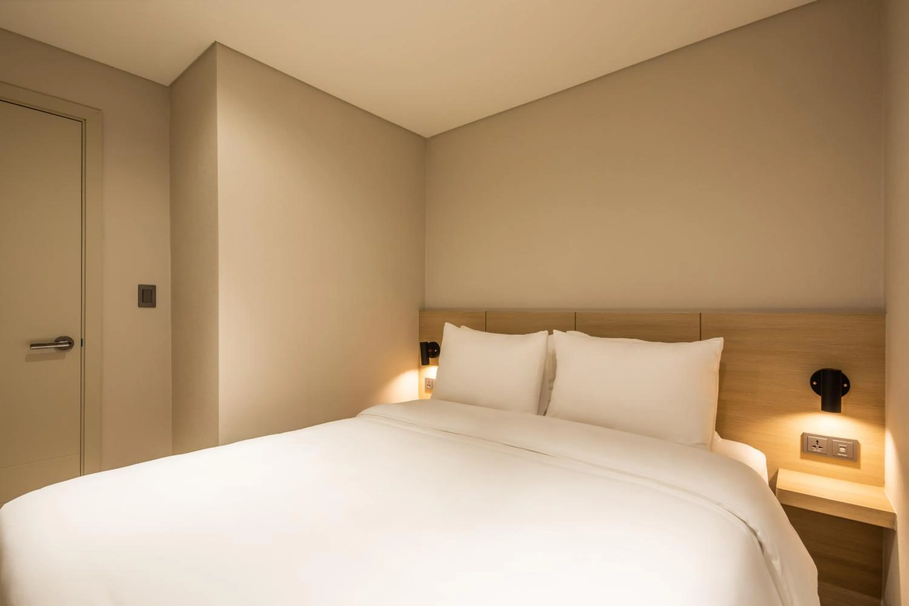 Bed in The Week & Resort